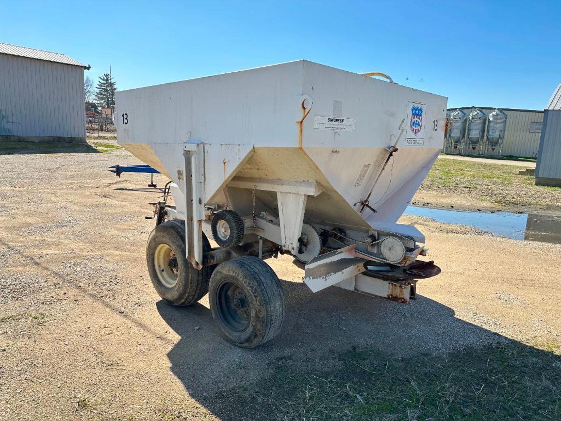 SIMONSEN 5-TON FERTILIZER SPREADER BRAND/MODEL: SIMONSEN SMC1754S INFORMATION: 5-TON CAP, 50' SPREAD - Image 16 of 27