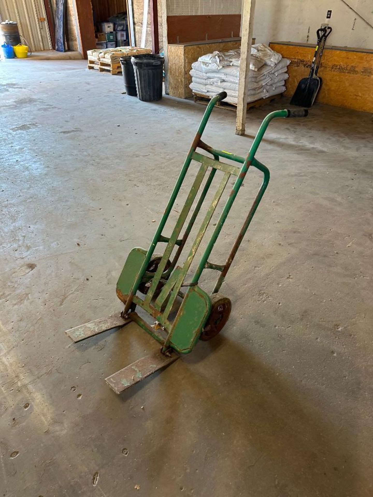 EZY-TILT 2-WHEELED PALLET HAND TRUCK LOCATION: MAIN WAREHOUSE - Image 3 of 3