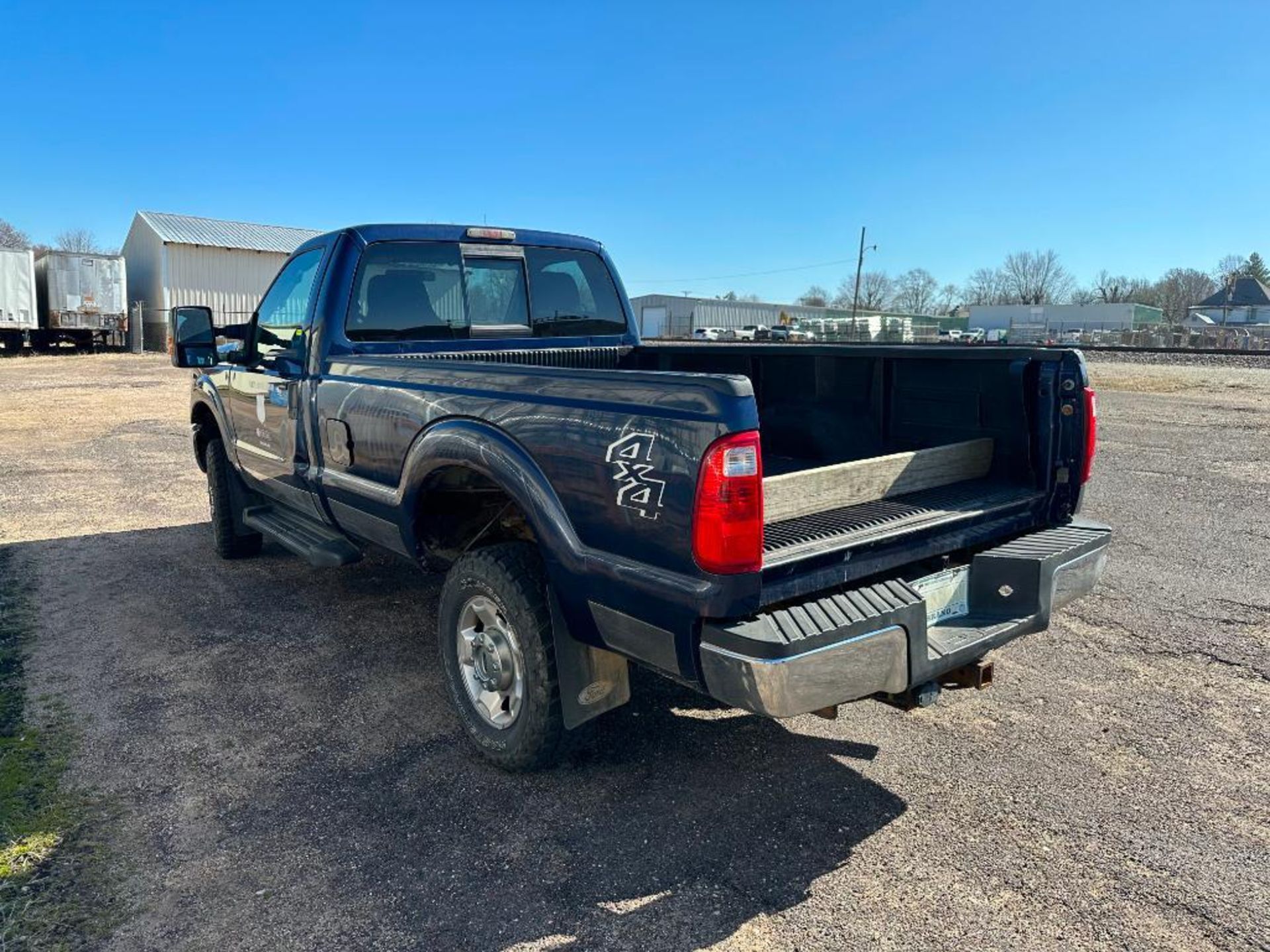 2012 FORD F-350 PICKUP TRUCK BRAND/MODEL: FORD F350 INFORMATION: Runs and Drives Great, MILEAGE: 135 - Image 19 of 41