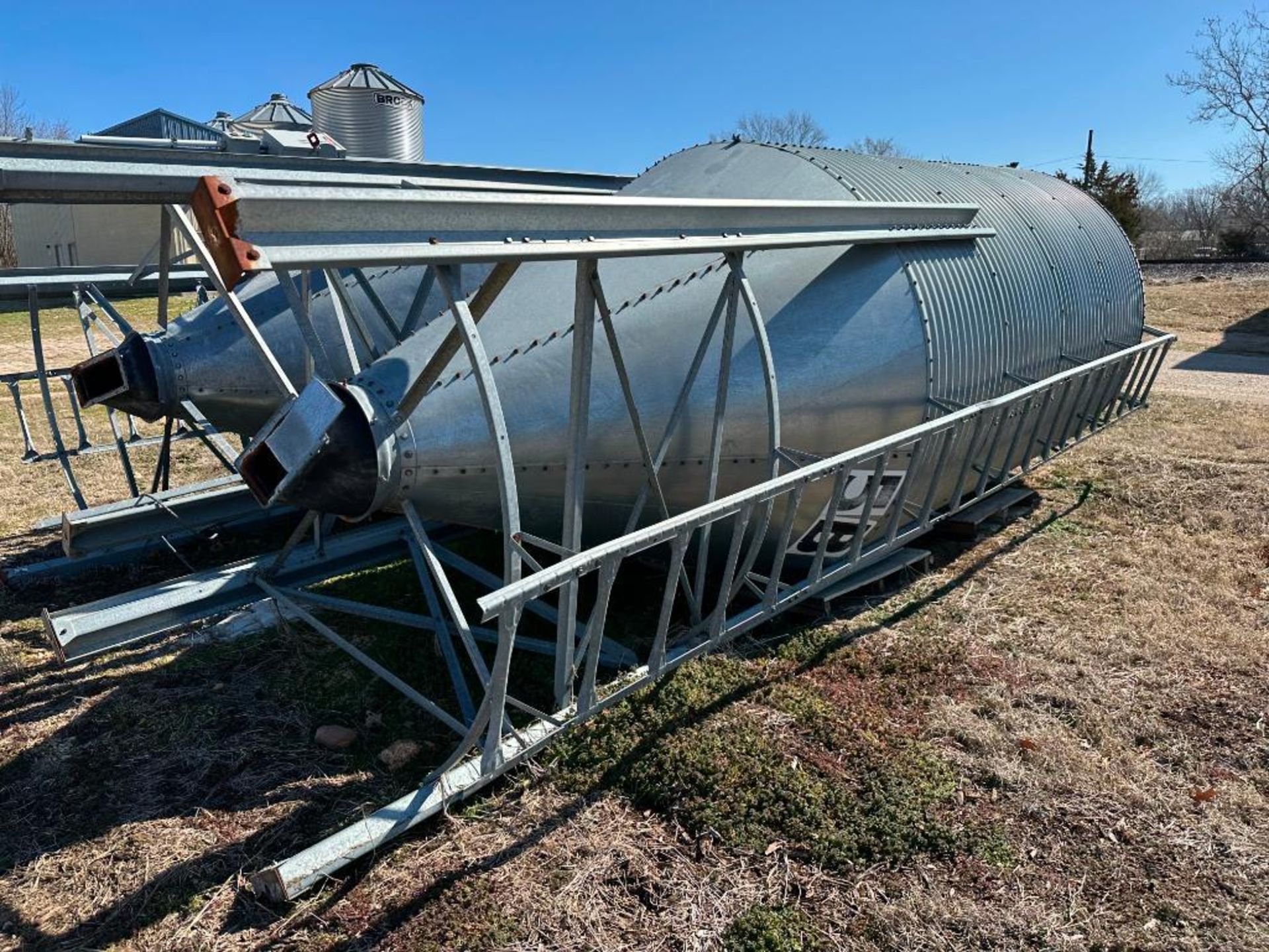 BROCK 7FT DIAMETER FEED & WET-HOLDING HOPPER BIN BRAND/MODEL: BROCK INFORMATION: 7' DIAMETER W/ 45 & - Image 9 of 9