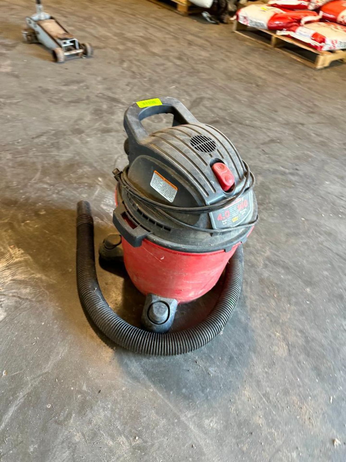 CRAFTSMAN 9-GALLON 4.0 PEAK HP WET/DRY VAC BRAND/MODEL: CRAFTSMAN SIZE: 9 GAL LOCATION: MAIN WAREHOU - Image 4 of 8