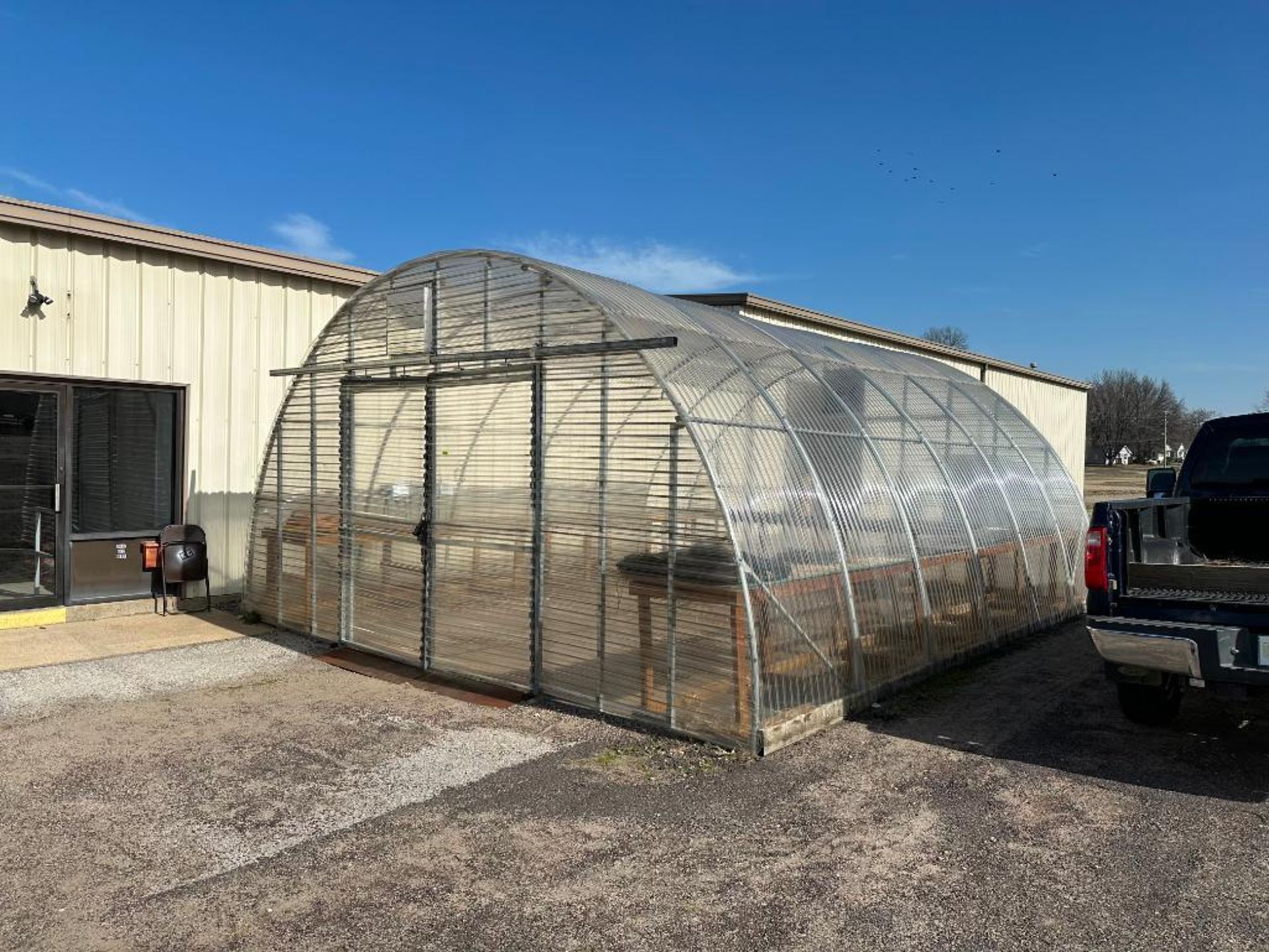 25' X 20' PLASTIC GREEN HOUSE W/ (2) EXHAUST FANS INFORMATION: WOODEN SHELF FRAMING SHOWN IN ADDITIO - Image 6 of 26