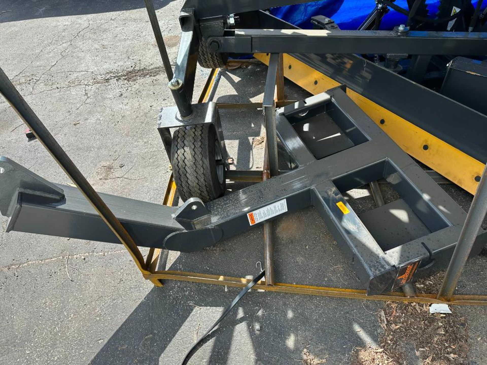 TREE BOOM SKID STEER ATTACHMENT BRAND/MODEL: LANDHONOR HL-TB-6000LB RETAIL$: $2,099.00 - Image 2 of 4