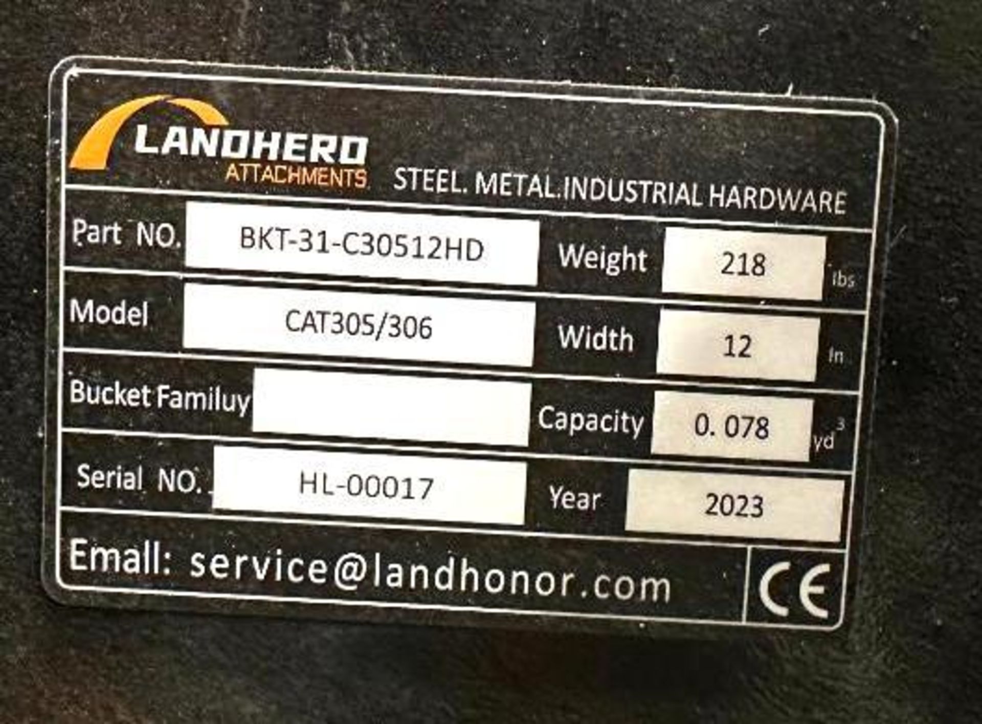 LAND HONOR 12" HEAVY DUTY MINI EXCAVATOR BUCKET ATTACHMENT BRAND/MODEL: LANDHONOR BKT-31-C30512HD IN - Image 4 of 5