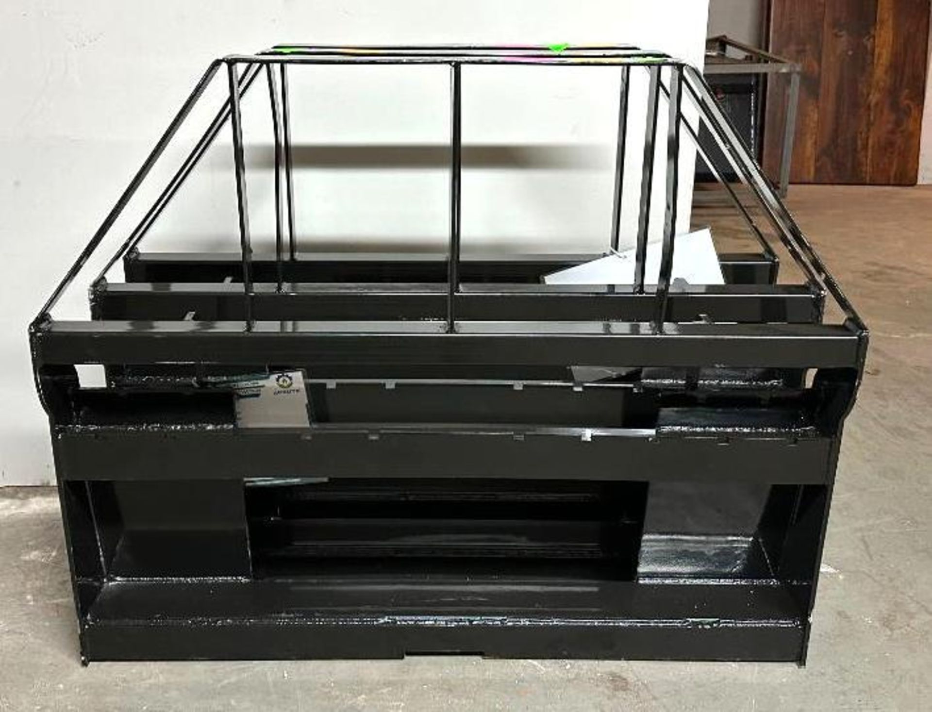 48" PALLET FORK FRAME FOR SKID STEER BRAND/MODEL: AGT SAII100 INFORMATION: 4000 LBS CAPACITY RETAIL$ - Image 3 of 3