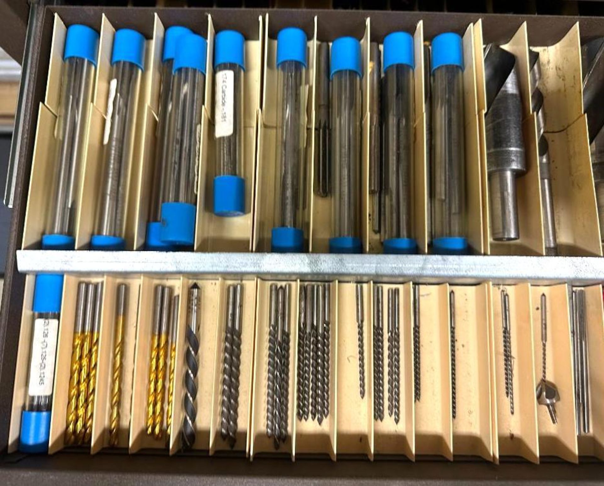 MACHINING TOOL CASE FILLED WITH ASSORTED REAMERS, END MILLS, AND DRILL BITS BRAND/MODEL: KENNEDY INF - Image 8 of 15