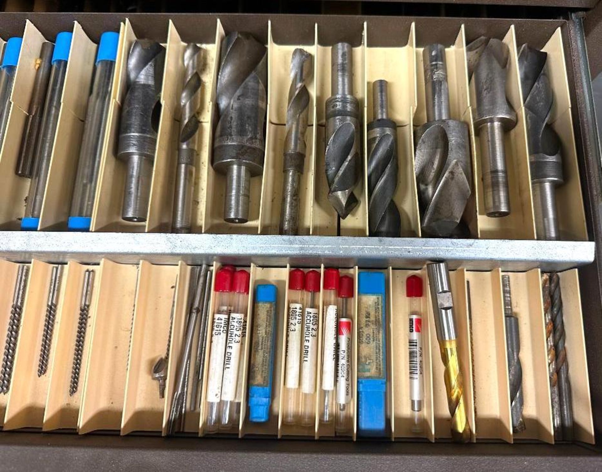 MACHINING TOOL CASE FILLED WITH ASSORTED REAMERS, END MILLS, AND DRILL BITS BRAND/MODEL: KENNEDY INF - Image 9 of 15