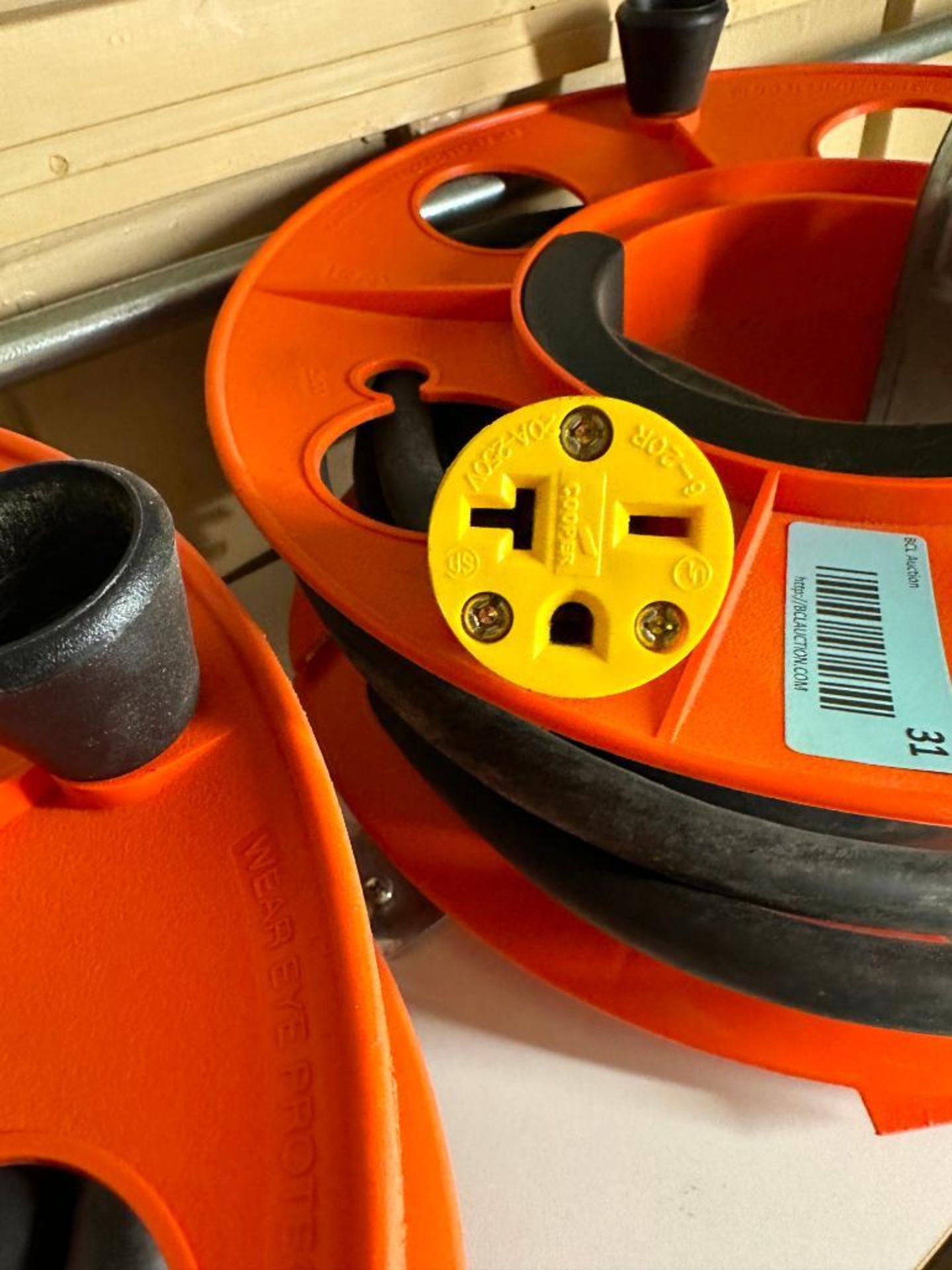 125V EXTENSION CORD REEL (HEAVY GAUGE) LOCATION: SHOP QTY: 1 - Image 2 of 3