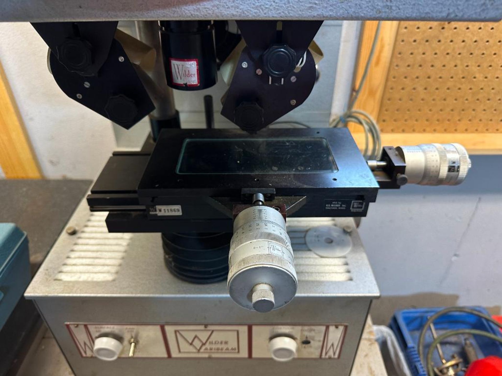 RS WILDER VARI-BEAM OPTICAL COMPARATOR INFORMATION: COMES WITH LENS ATTACHMENTS LOCATION: GARAGE QTY - Image 4 of 8