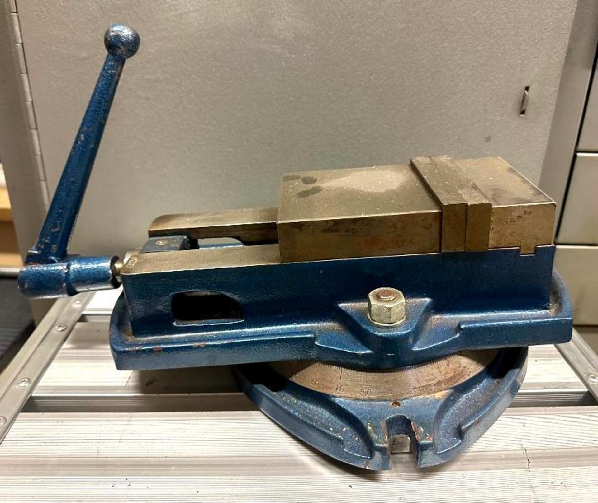 MILLING MACHINE VISE BRAND/MODEL: ENCO 425-7241 LOCATION: SHOP QTY: 1