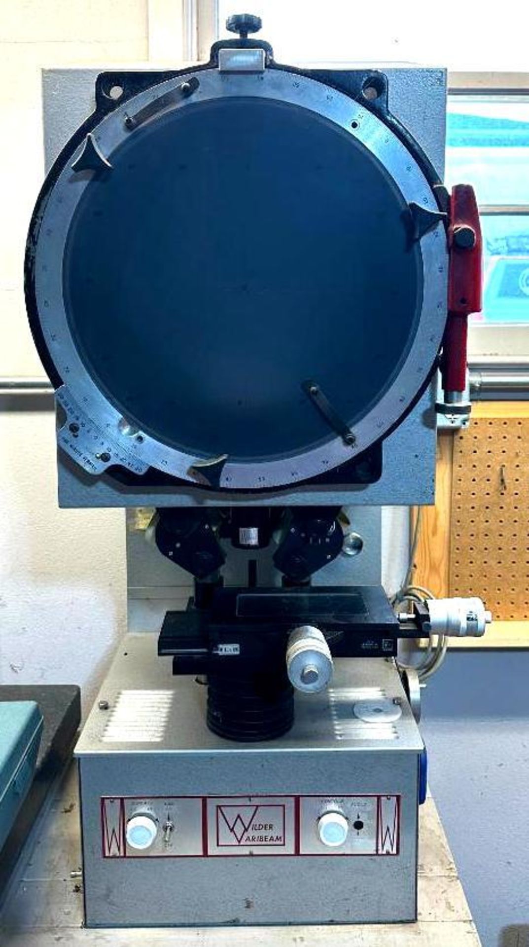 RS WILDER VARI-BEAM OPTICAL COMPARATOR INFORMATION: COMES WITH LENS ATTACHMENTS LOCATION: GARAGE QTY - Image 2 of 8