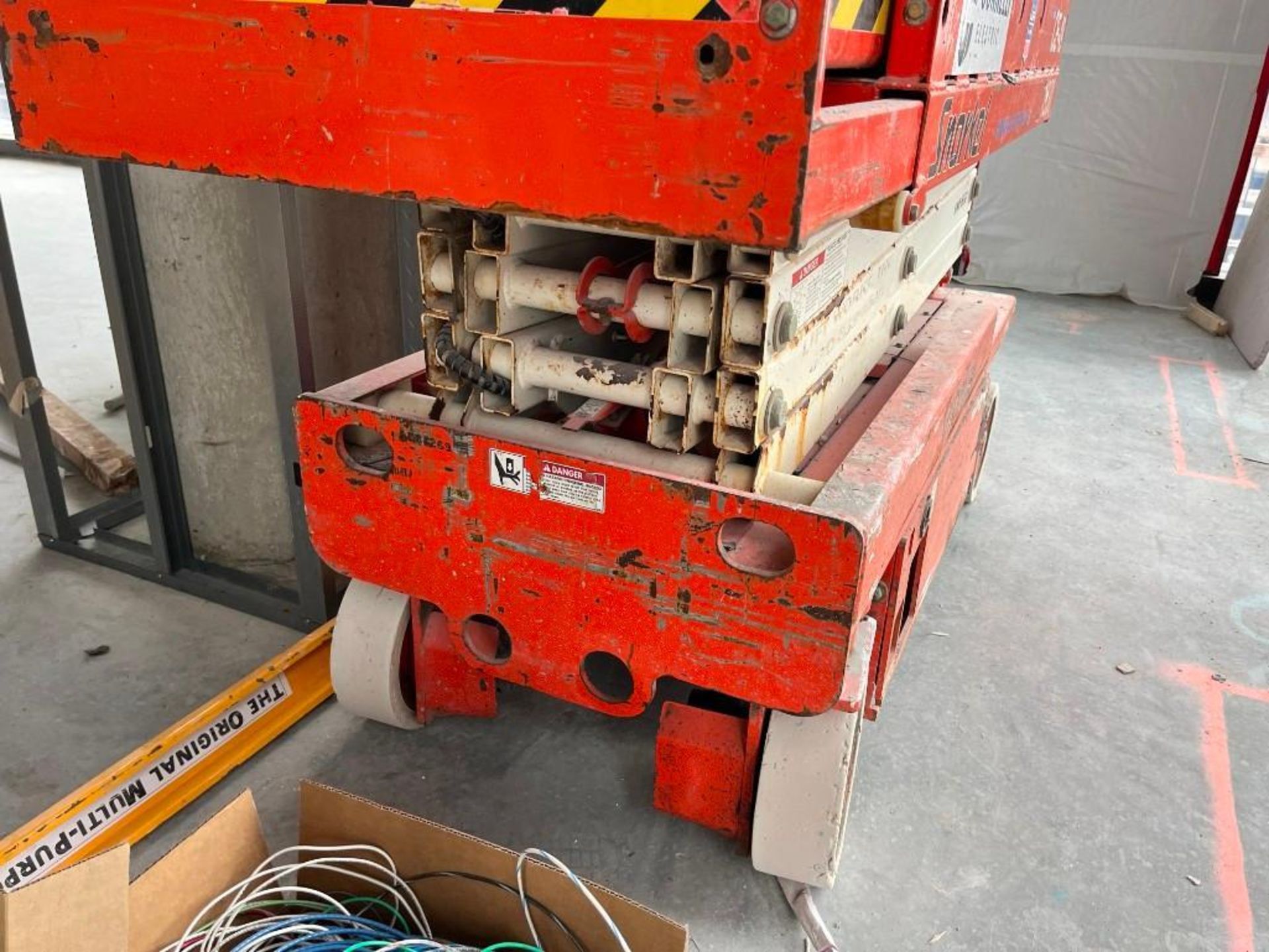 2006 Snorkel S1930 Electric Scissorlift - Image 15 of 17