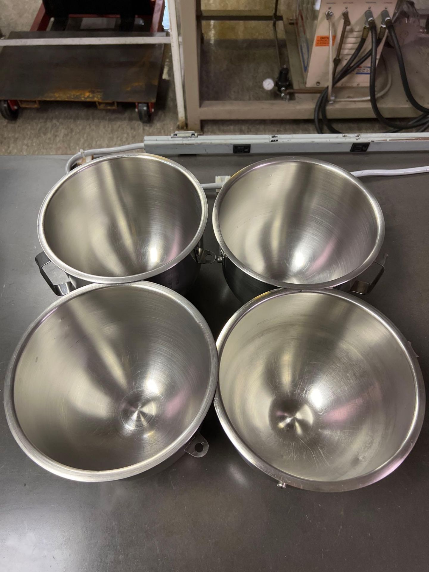 Lot of (4) stainless steel 5 quart bowls for N-50 Hobart mixer