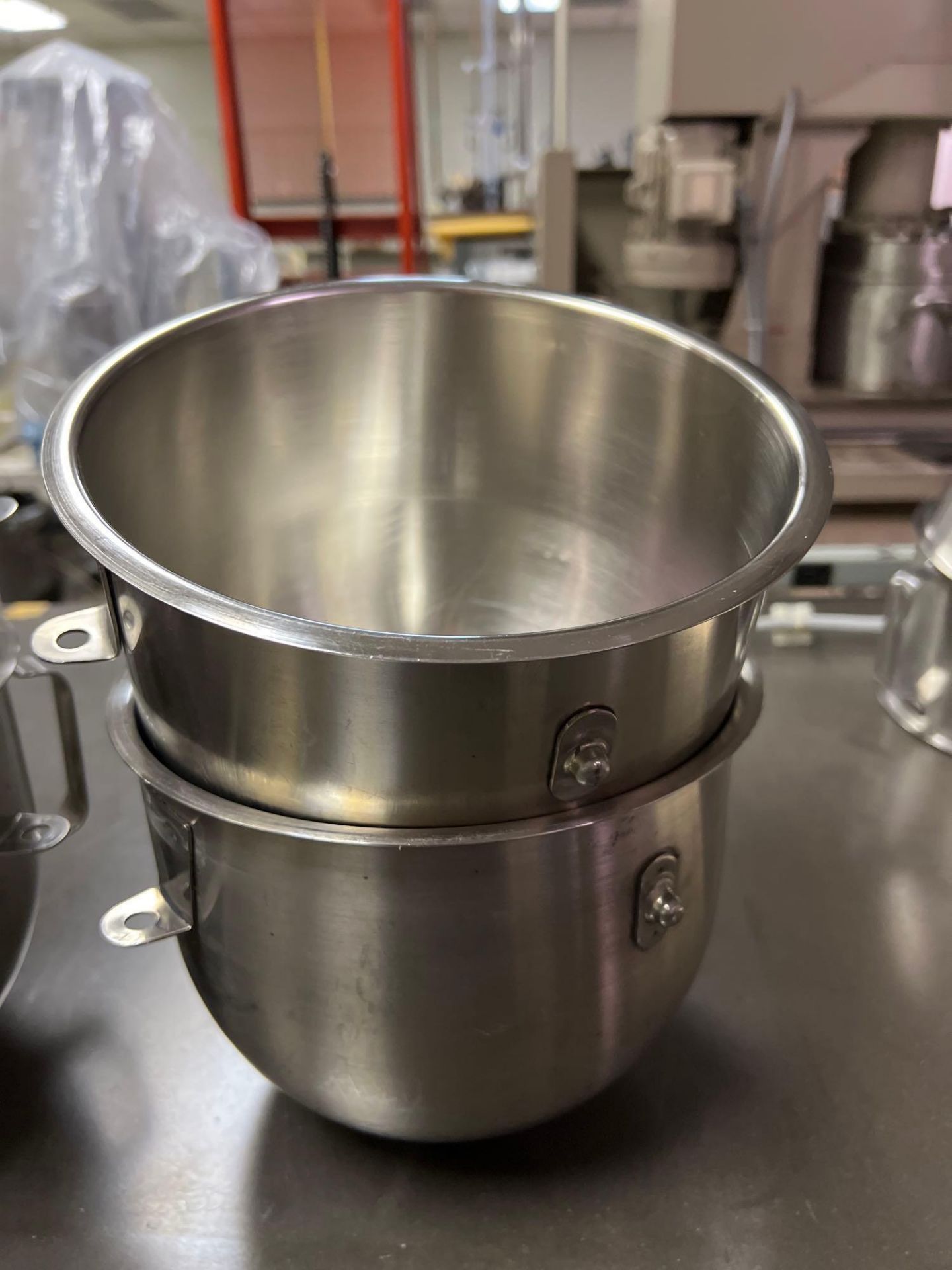 Lot of (4) stainless steel 5 quart bowls for N-50 Hobart mixers - Image 4 of 4