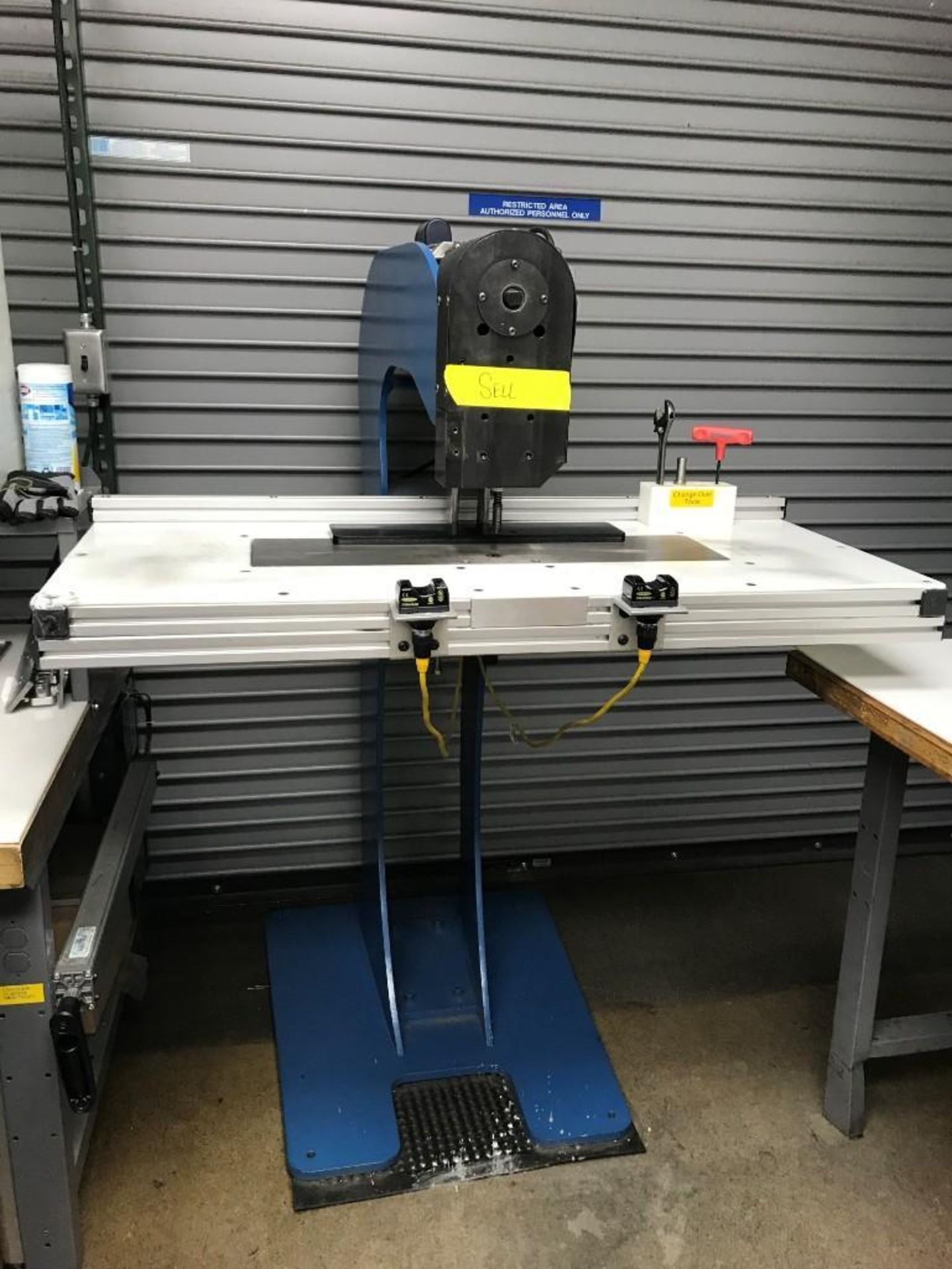 2014 Revolution R3 P10 Rivet Machine