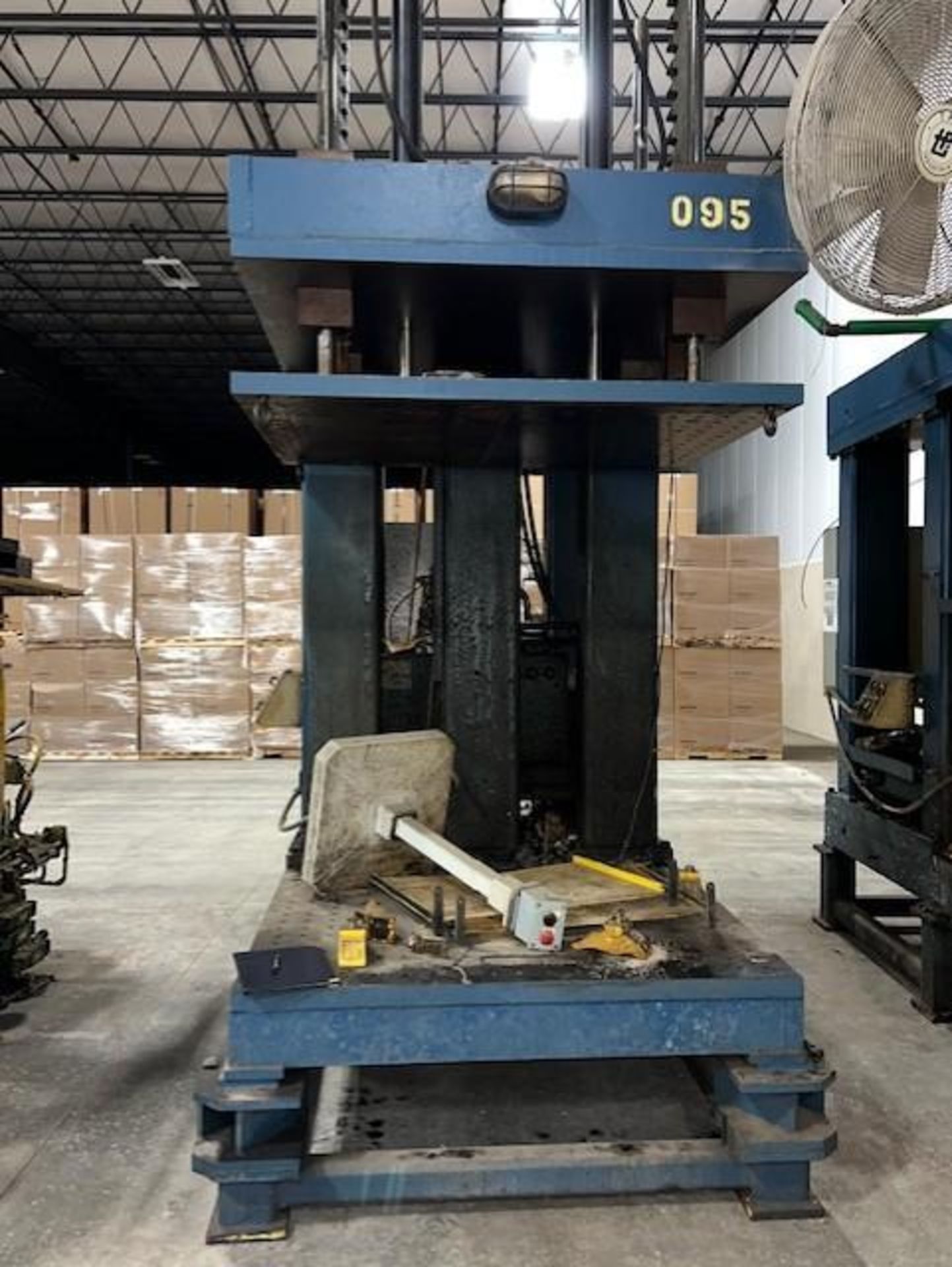 Lot of (2) Hydraulic Presses for Automotive Molding - Image 5 of 12