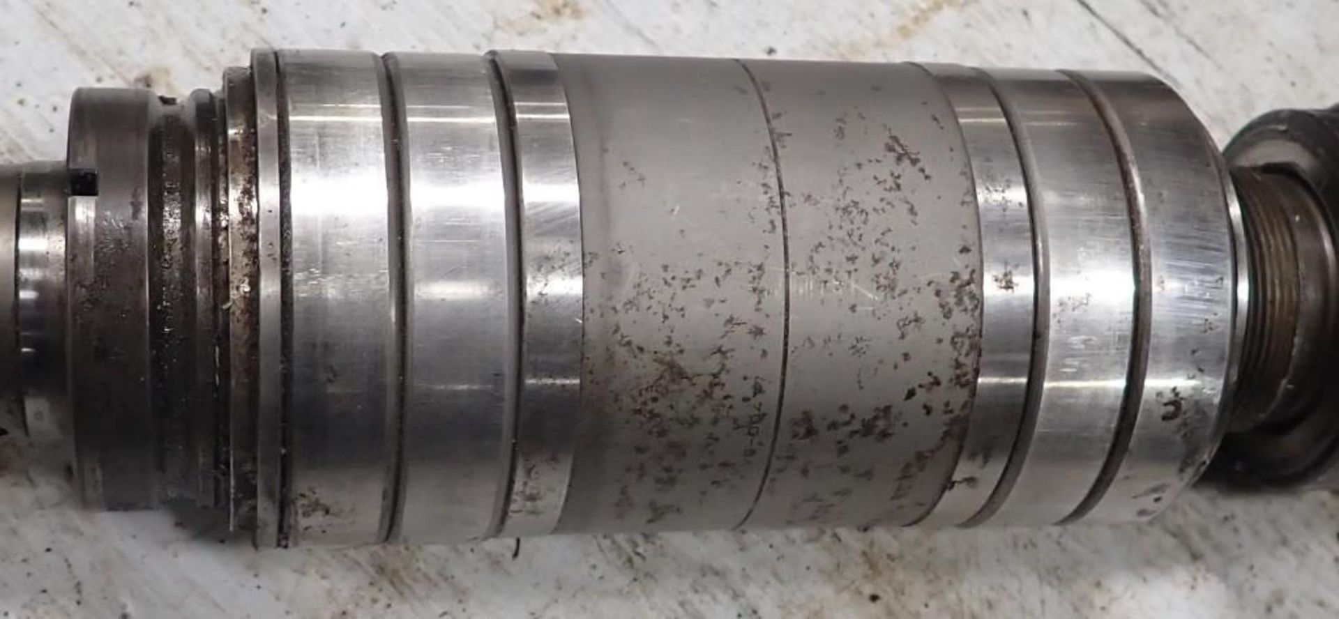 HSK40 Taper Milling Spindle w/ one Holder - Image 3 of 4