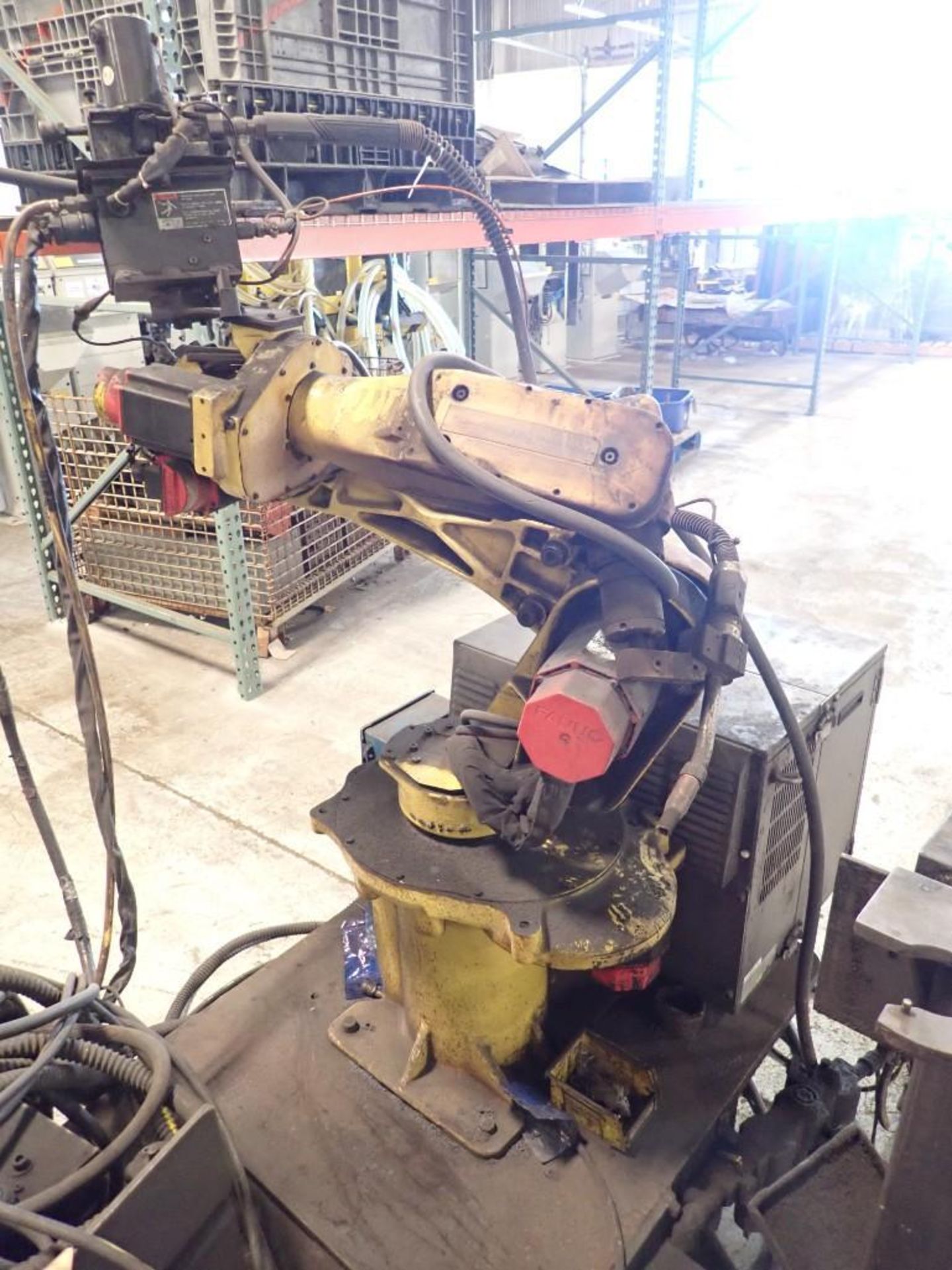 Fanuc Arc Mate 100i robot w/ RJ2 Control - CELL - Image 8 of 16