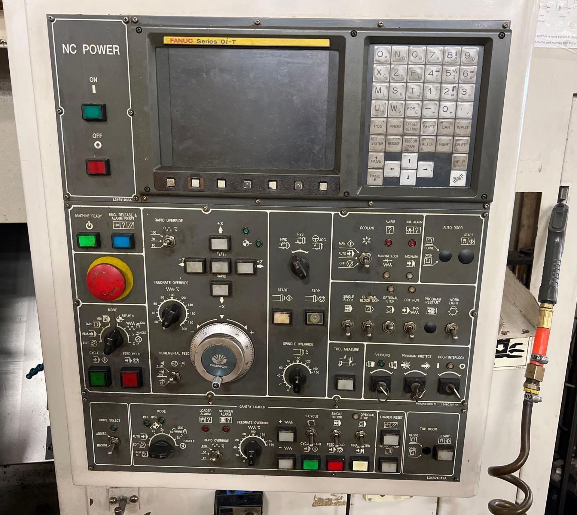 2002 Daewoo Puma 160 CNC Lathe w/ Loader - Image 2 of 11