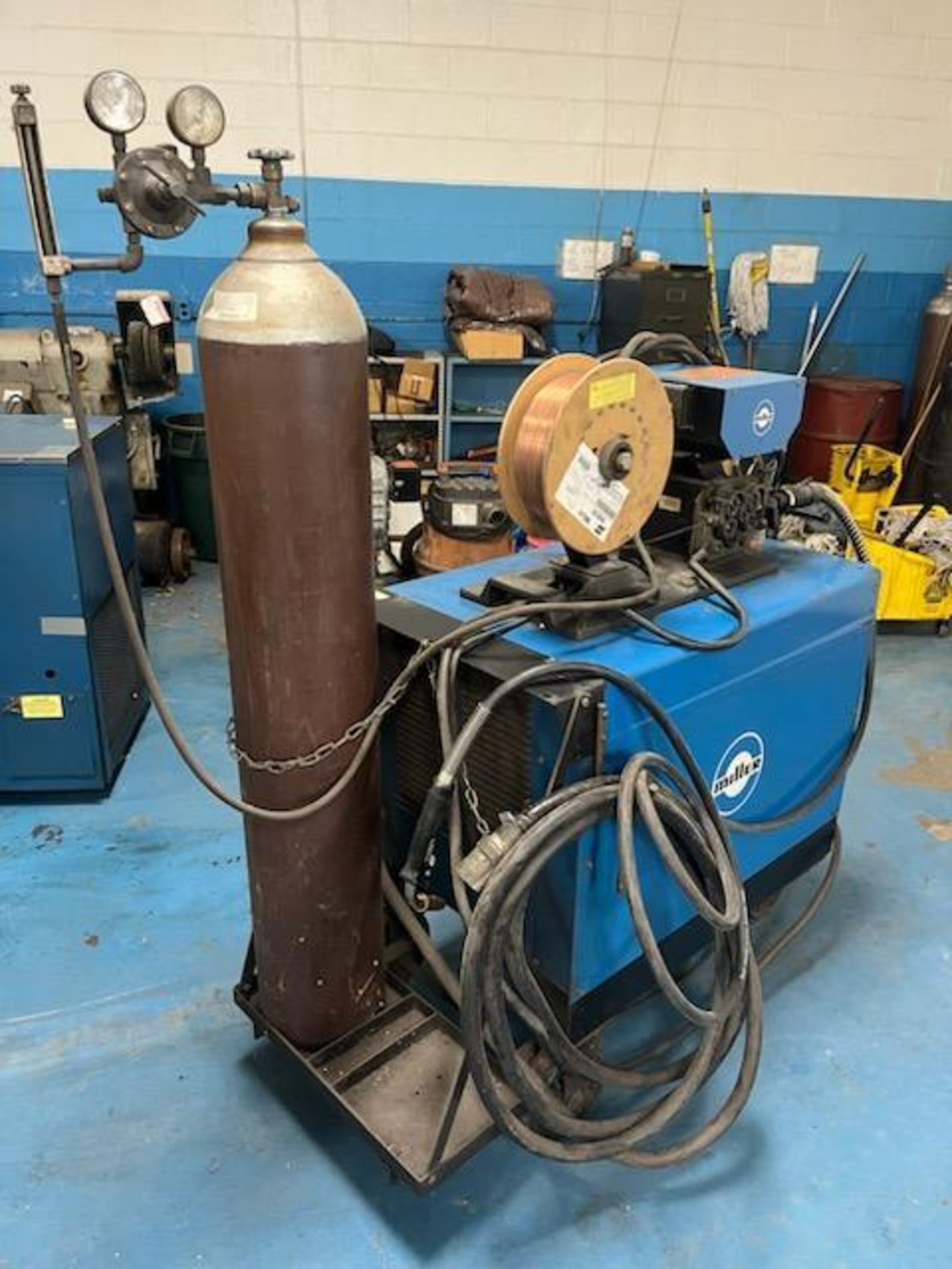 Miller Deltaweld 450 Welder w/ Feeder