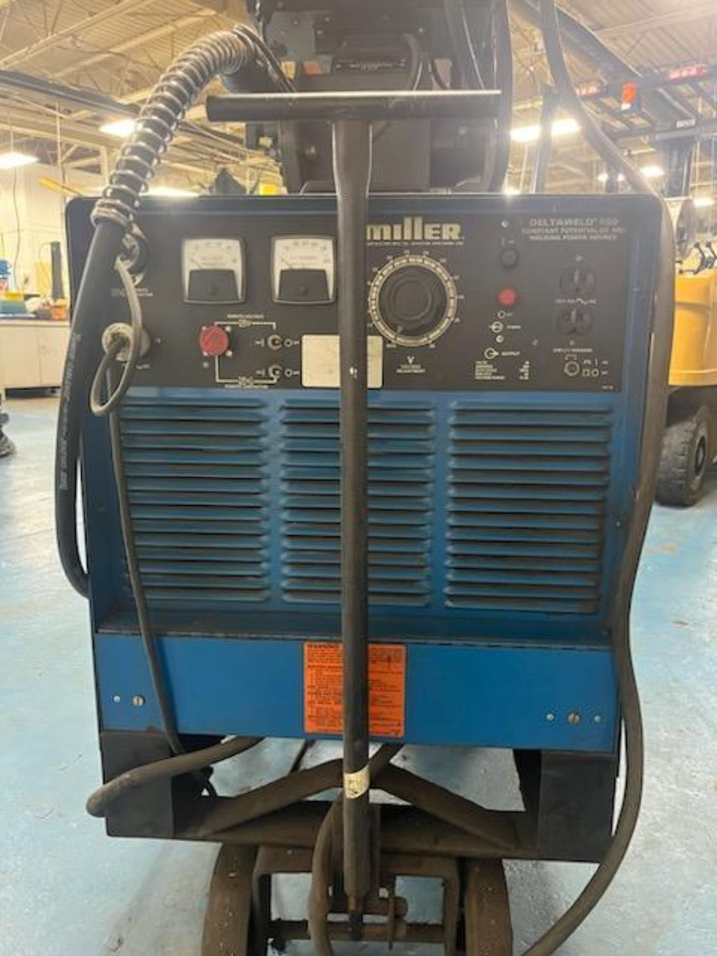 Miller Deltaweld 450 Welder w/ Feeder - Image 6 of 10