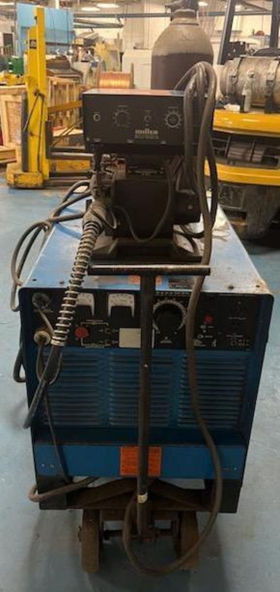 Miller Deltaweld 450 Welder w/ Feeder - Image 4 of 10