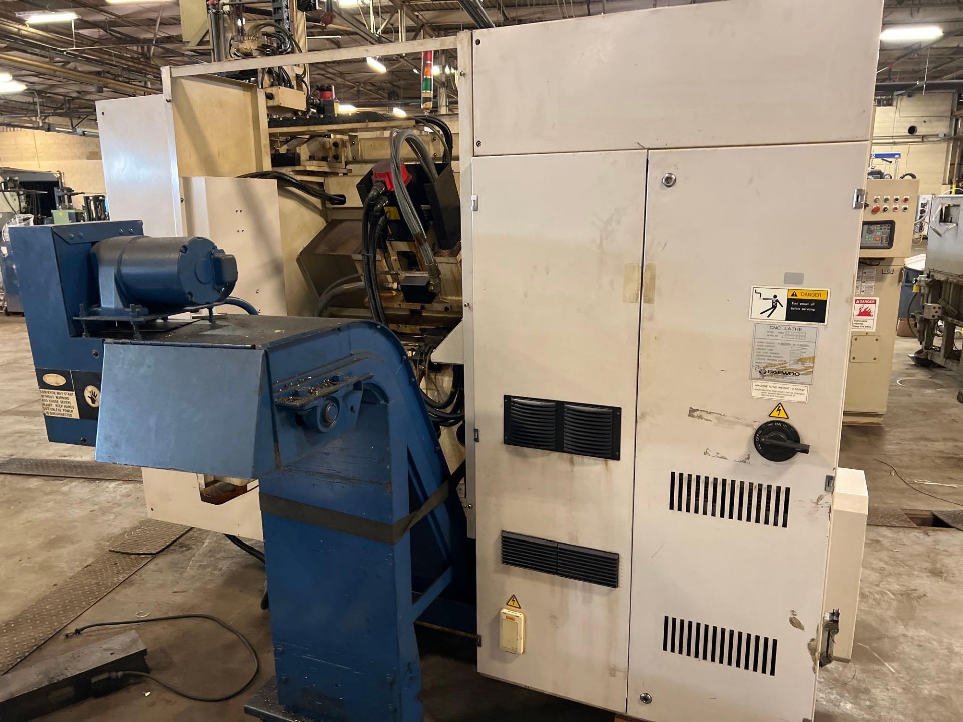 2002 Daewoo Puma 160 CNC Lathe w/ Loader - Image 6 of 11