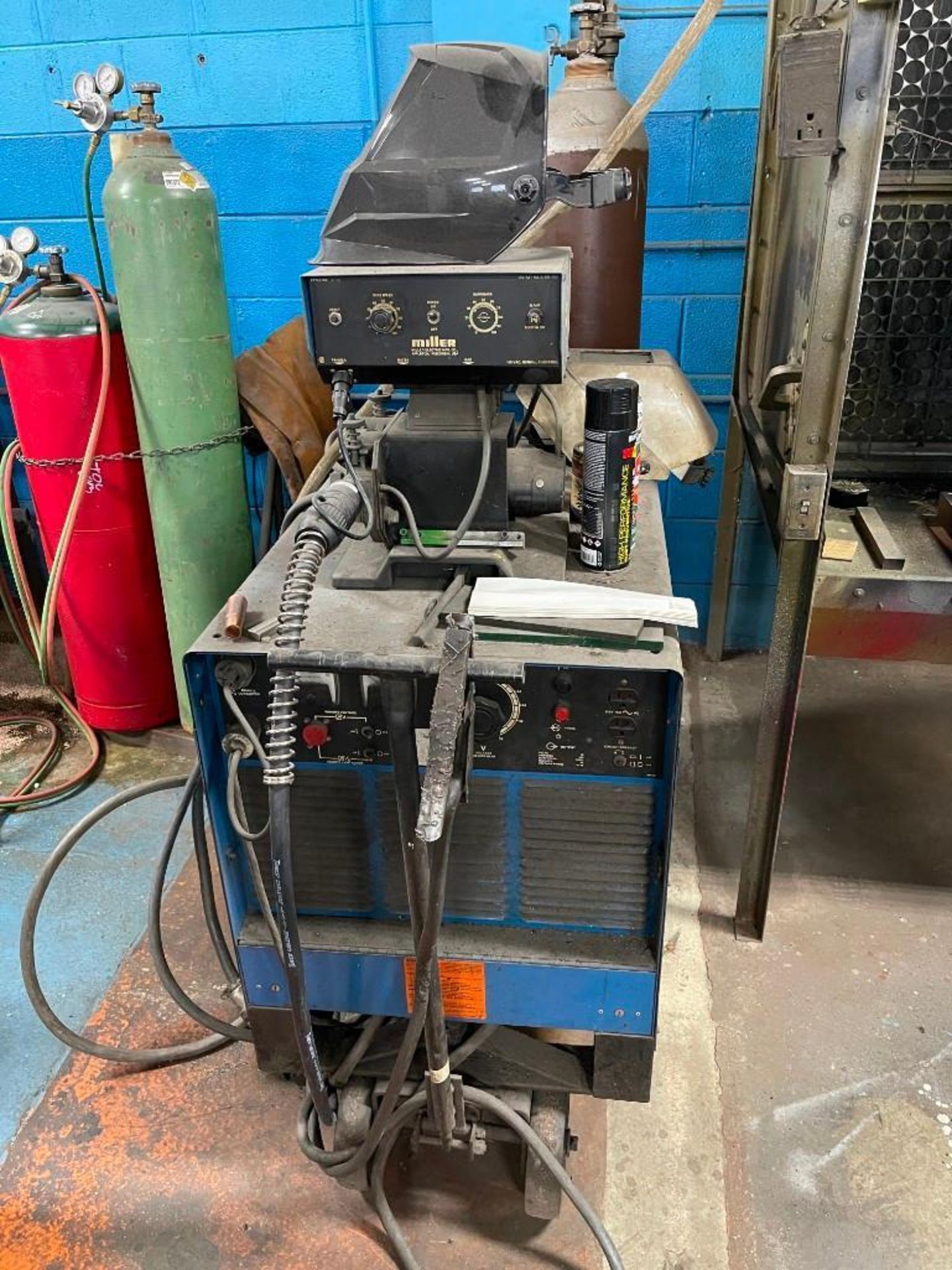 Miller Deltaweld 450 Welder w/ Feeder - Image 8 of 10