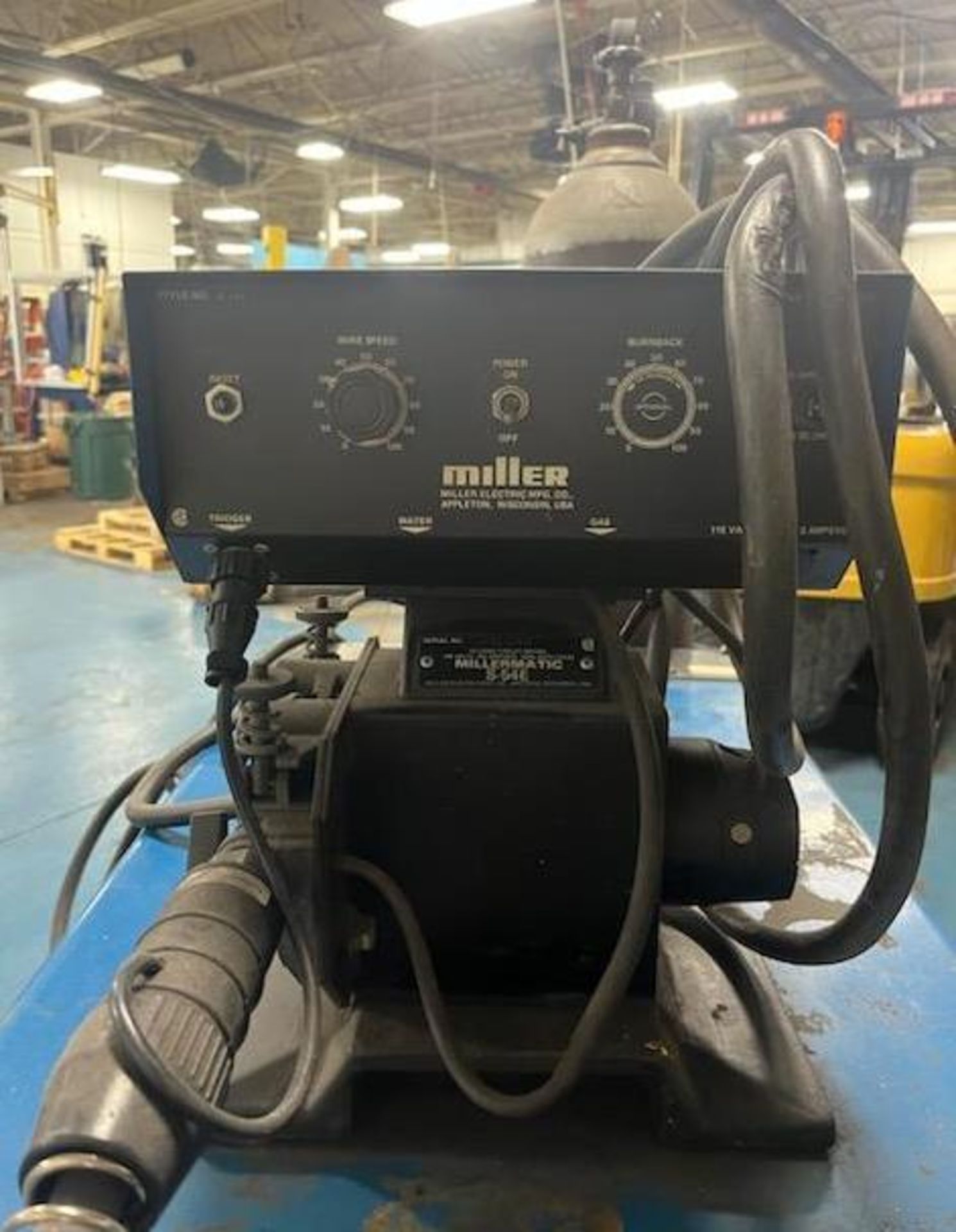 Miller Deltaweld 450 Welder w/ Feeder - Image 7 of 10