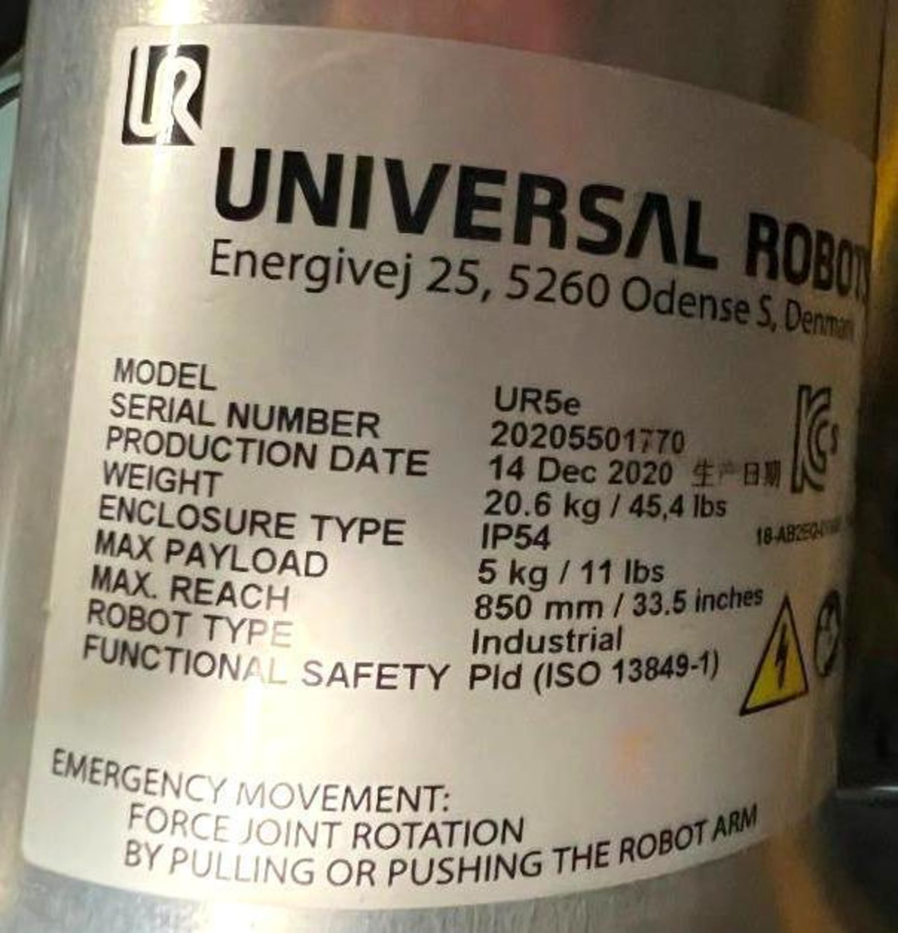 Lot of (2) 2021 Universal Robot Model #: UR5e w/Controller and Pendant - Image 7 of 10