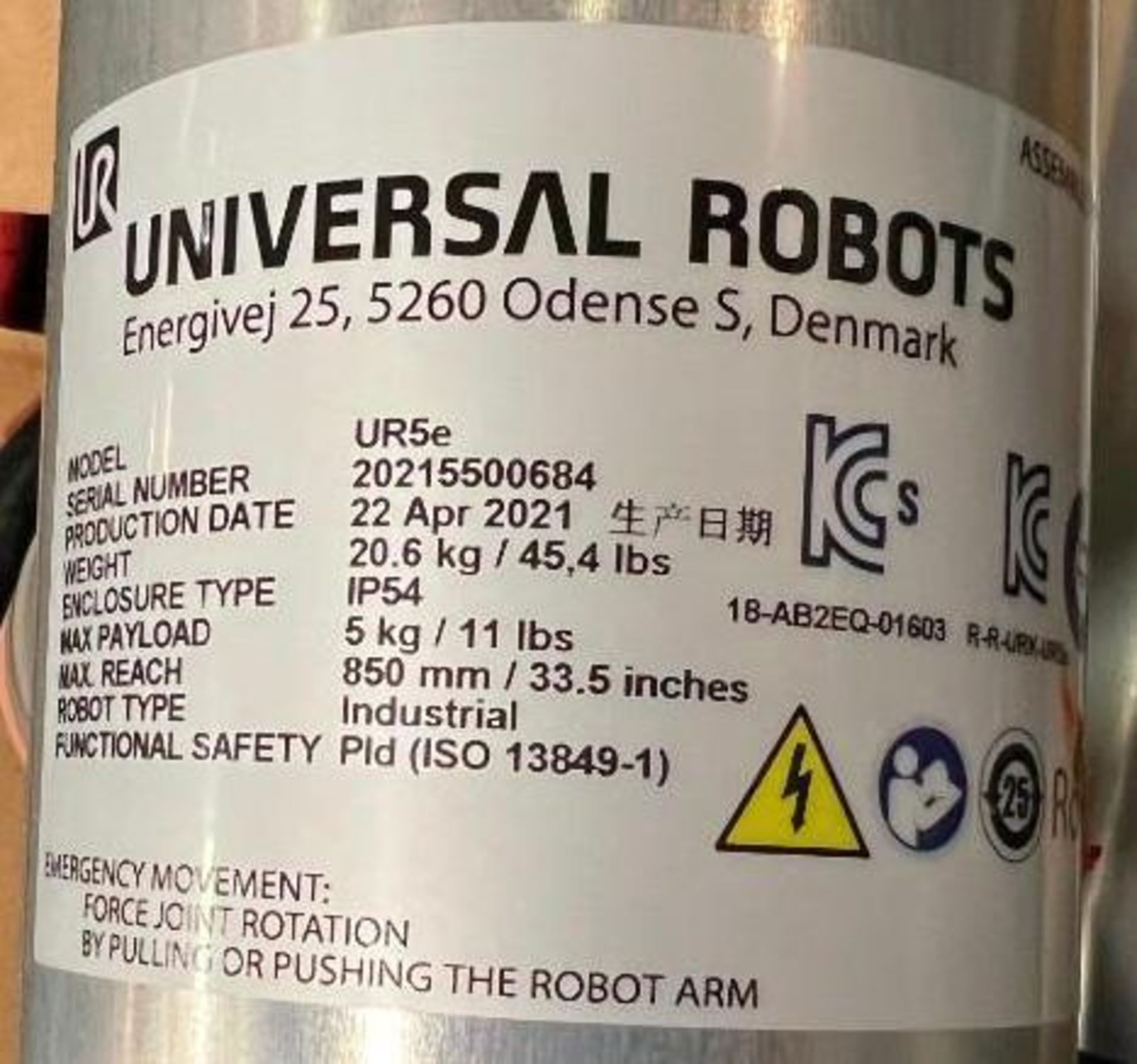 Lot of (2) 2021 Universal Robot Model #: UR5e w/Controller and Pendant - Image 3 of 10