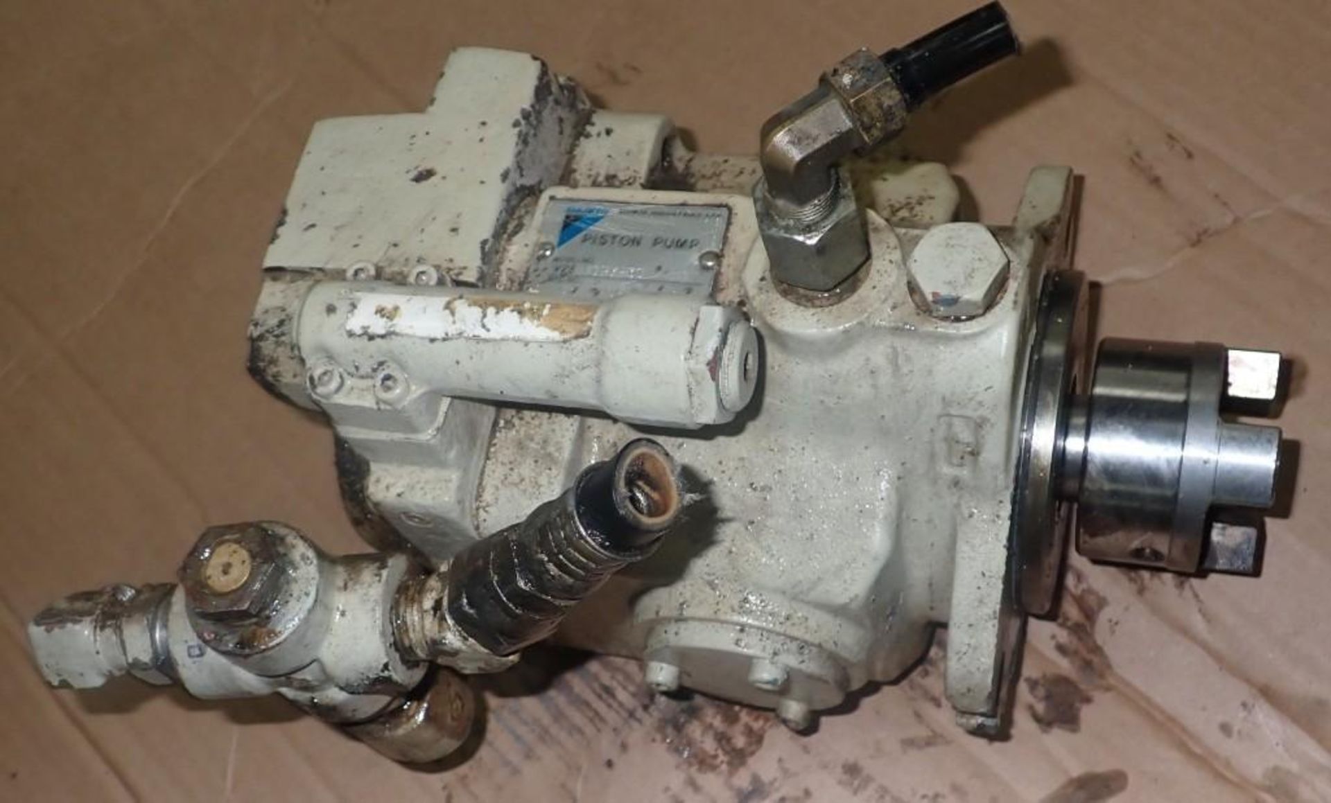 Daikin # V23 A1RX-30 Hydraulic Piston Pump - Image 2 of 3