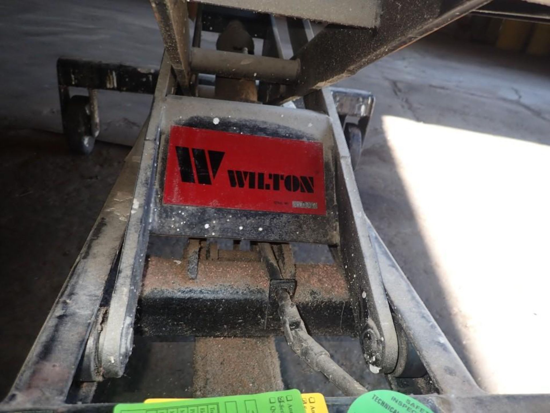 Wilton Hydraulic Lift Cart / Table - Image 4 of 5