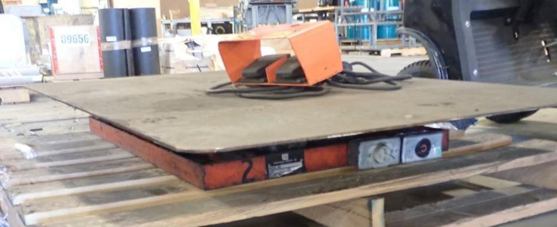 Lee Engineering 1000 Lb. Lift Table - Image 2 of 5