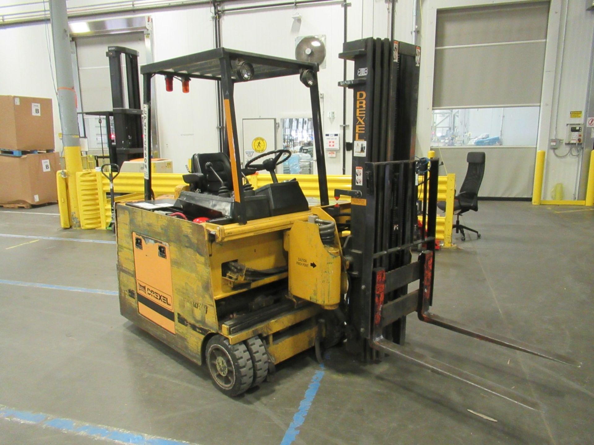 SwingMast Warehouse Forklift - Image 2 of 7