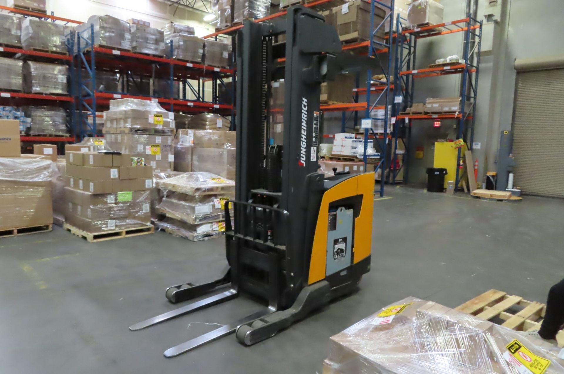 Electric Reach Truck