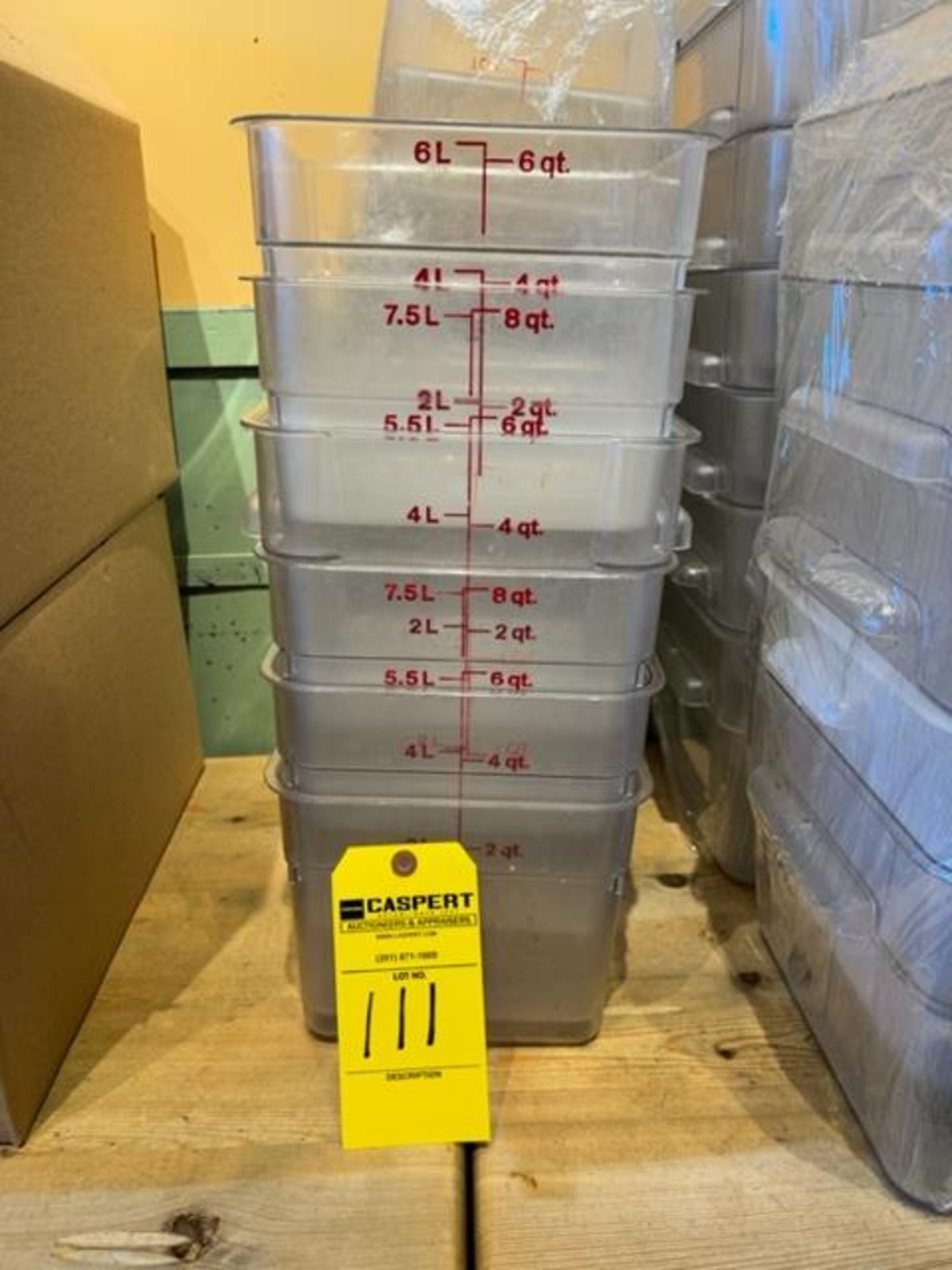 (13) 8 Qt. Plastic Containers