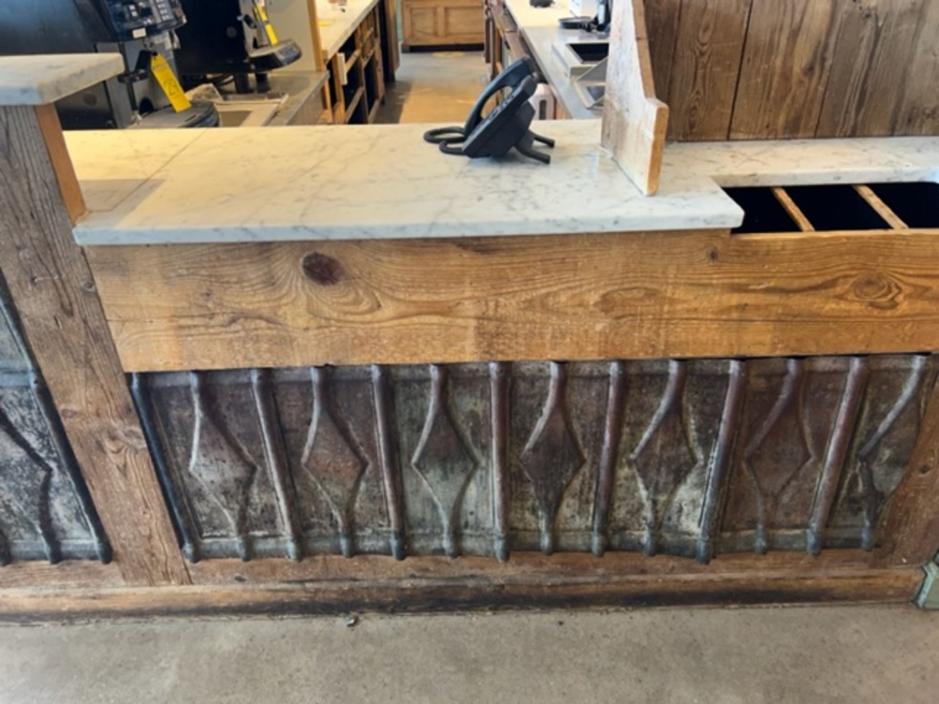 U-Shaped Counter with Counter Top with Stainless Steel Sinks and Drains, 35 Running Feet - Image 4 of 5