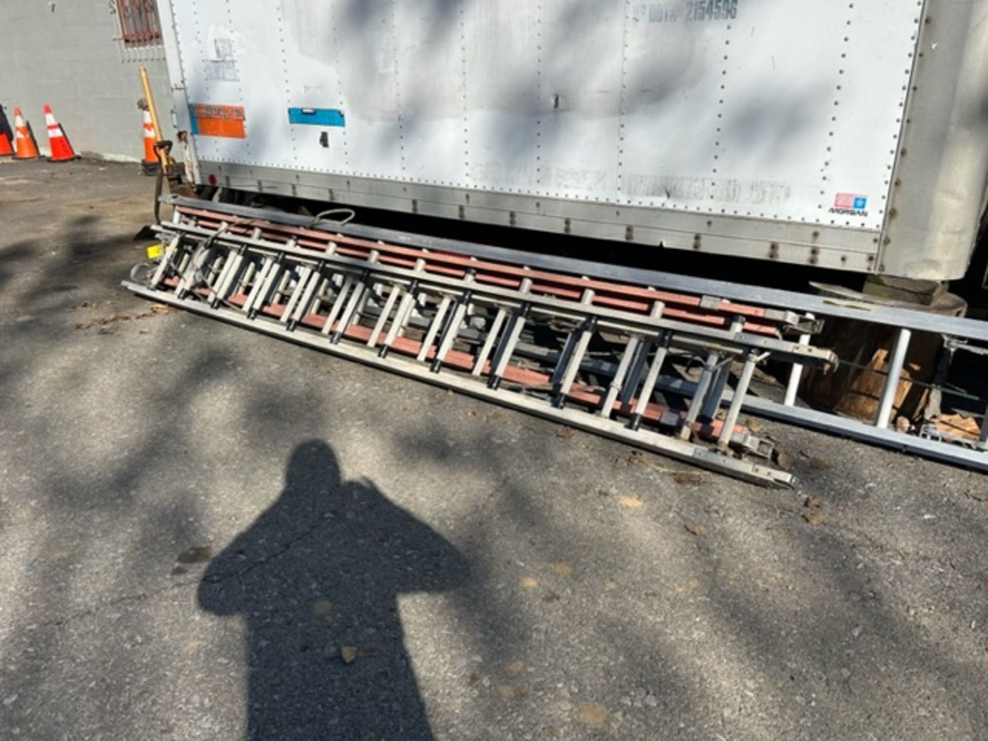 (2) 20' Extension Ladders - Image 2 of 2