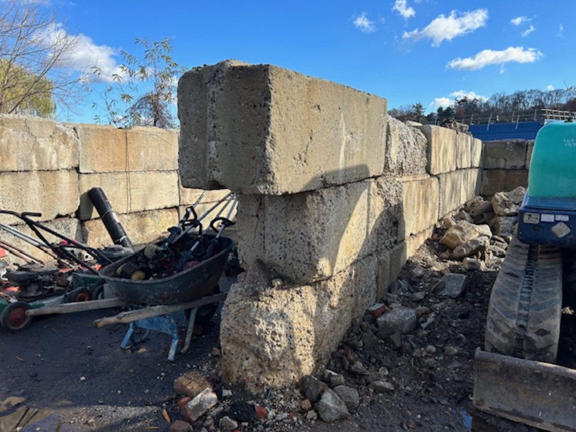 Concrete Block Dividers - Image 2 of 4