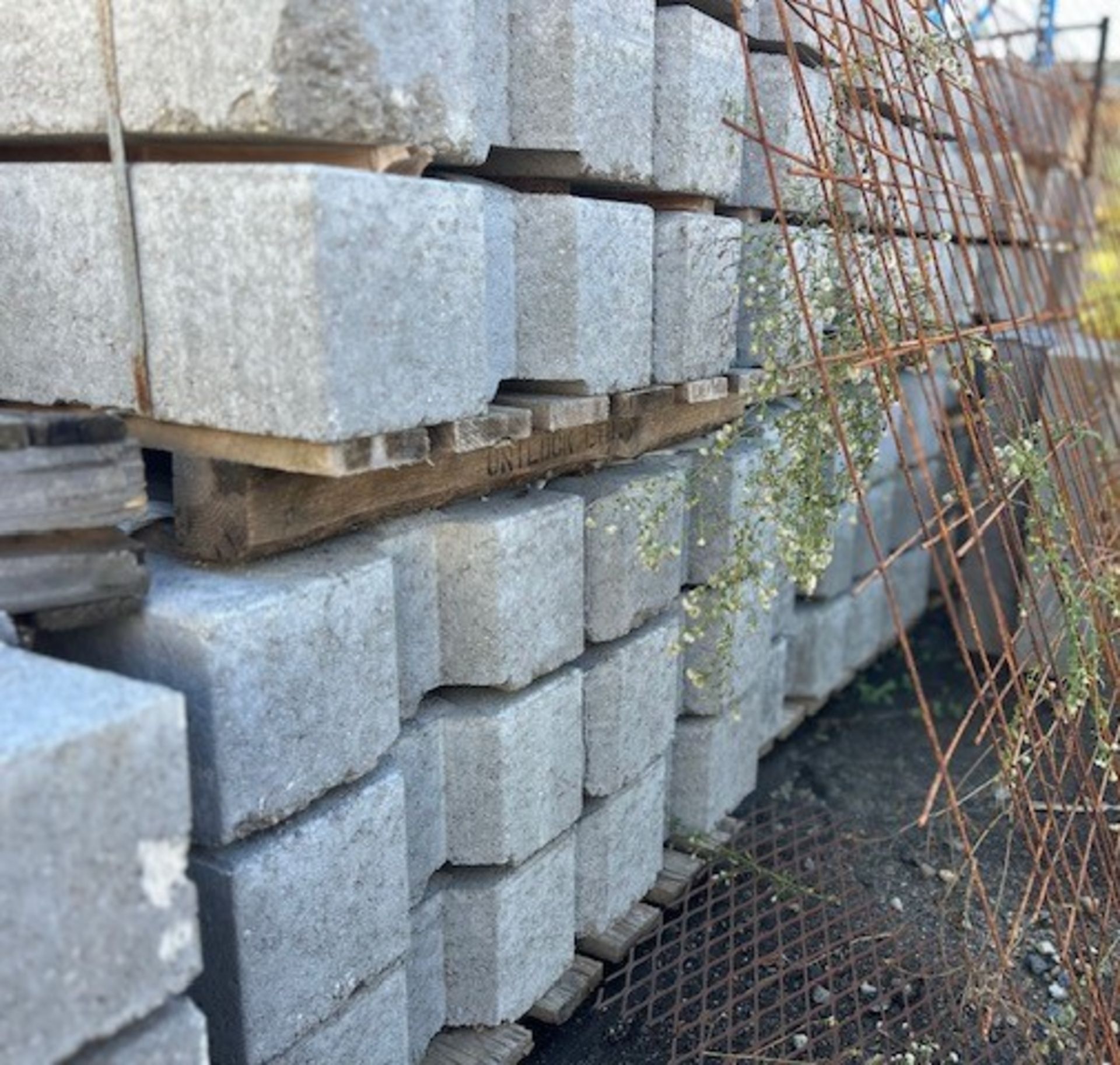 (8) Pallets of Sienna Stone Wall - Image 3 of 4