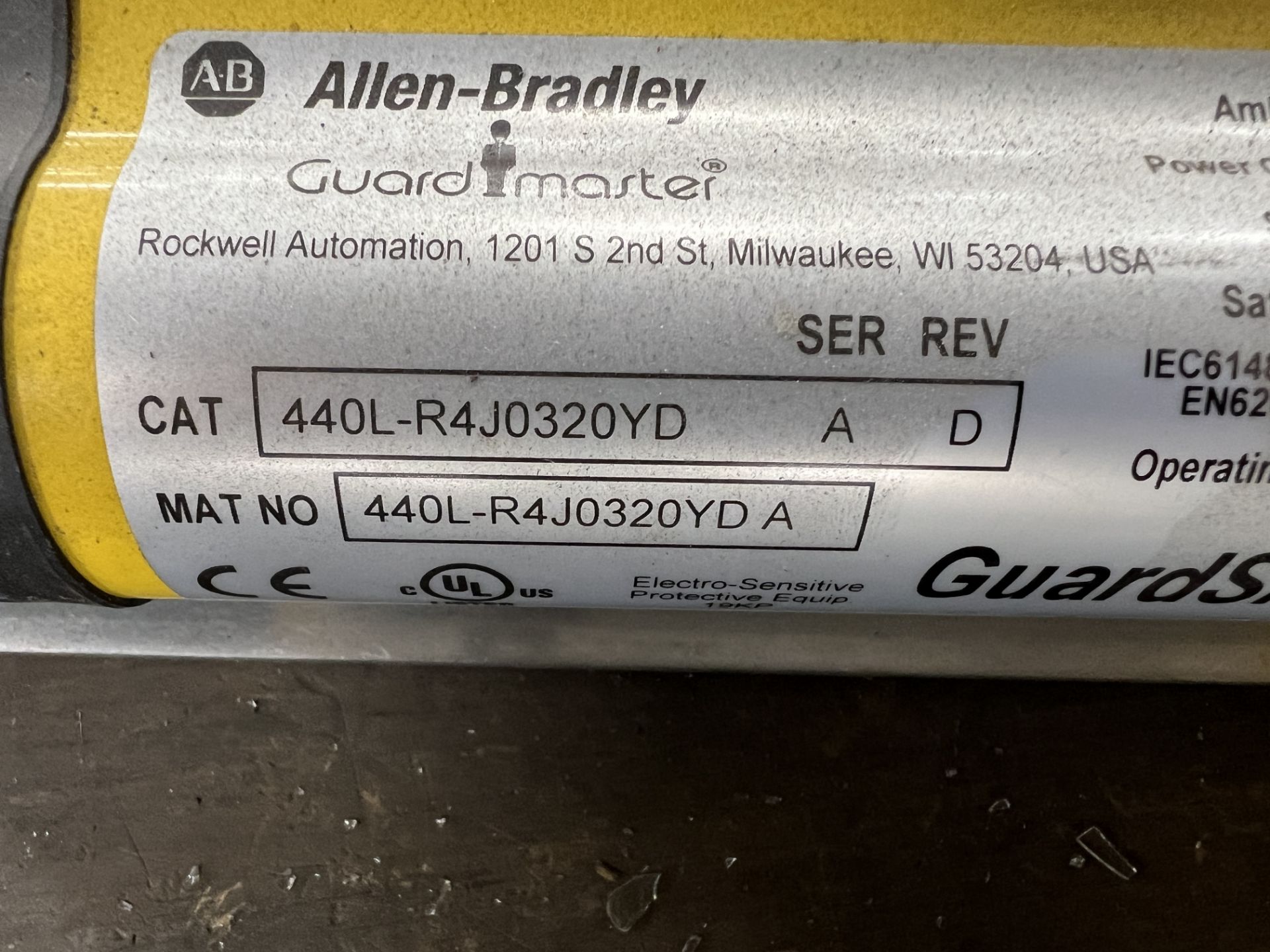 (2) ALLEN-BRADLEY GUARD MASTER 440L-R4J0320YD; (2) BANNER EZSCREEN SLSR14-300Q8; (1) BANNER EZ-ARRAY - Image 2 of 6