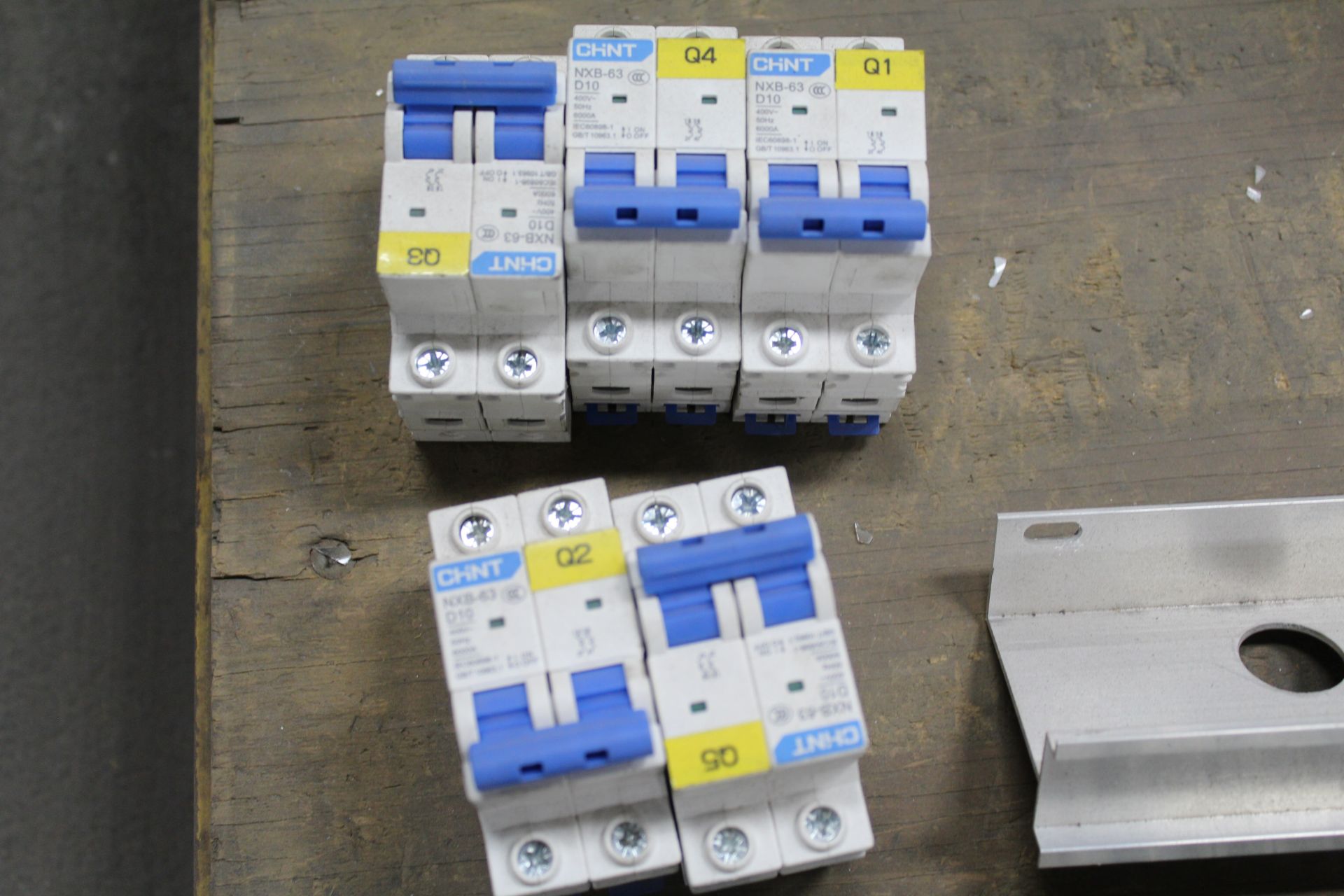 PALLET WITH (APPRX 100) ETN BREAKERS; (APPROX 30) GUARD MASTER TERMINALS; (3) BANNER RELAYS - Image 2 of 2