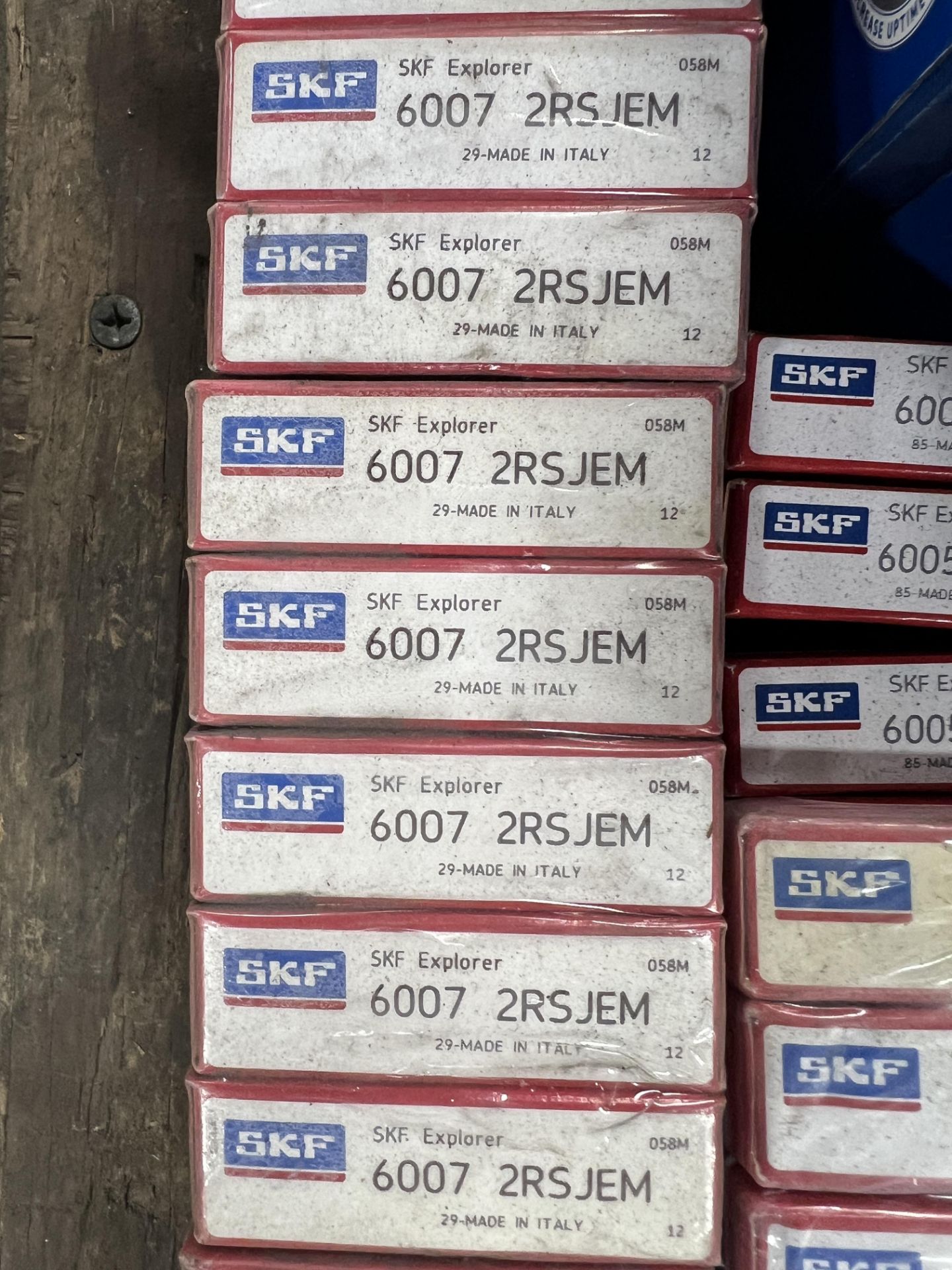 PALLET WITH VARIOUS SIZE MRC KOYO AND SKF BEARINGS - Image 5 of 15