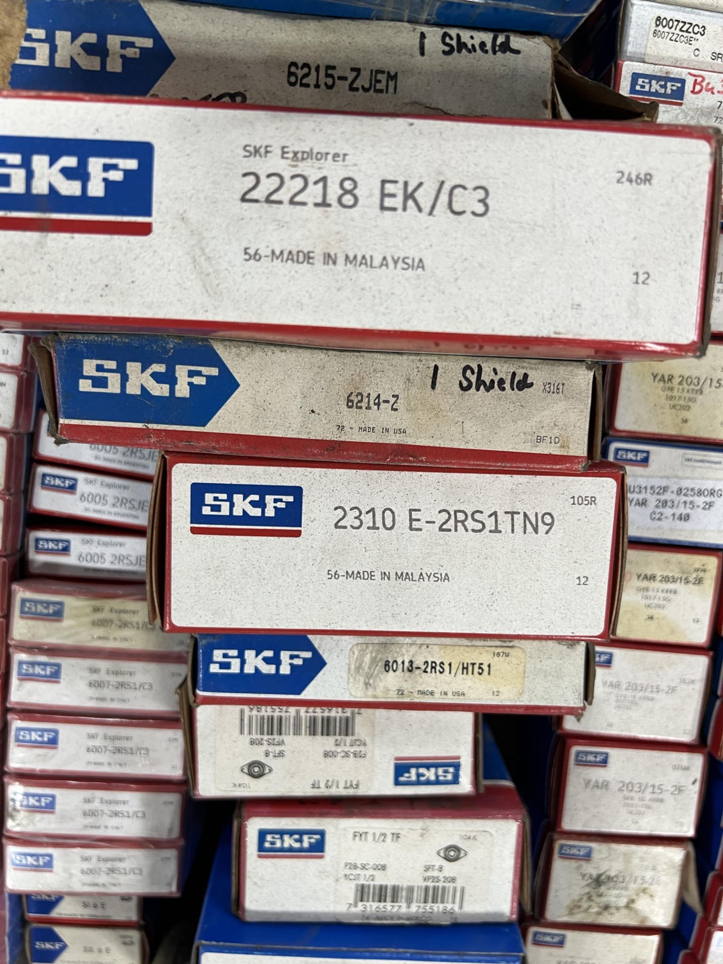 PALLET WITH VARIOUS SIZE MRC KOYO AND SKF BEARINGS - Image 4 of 15