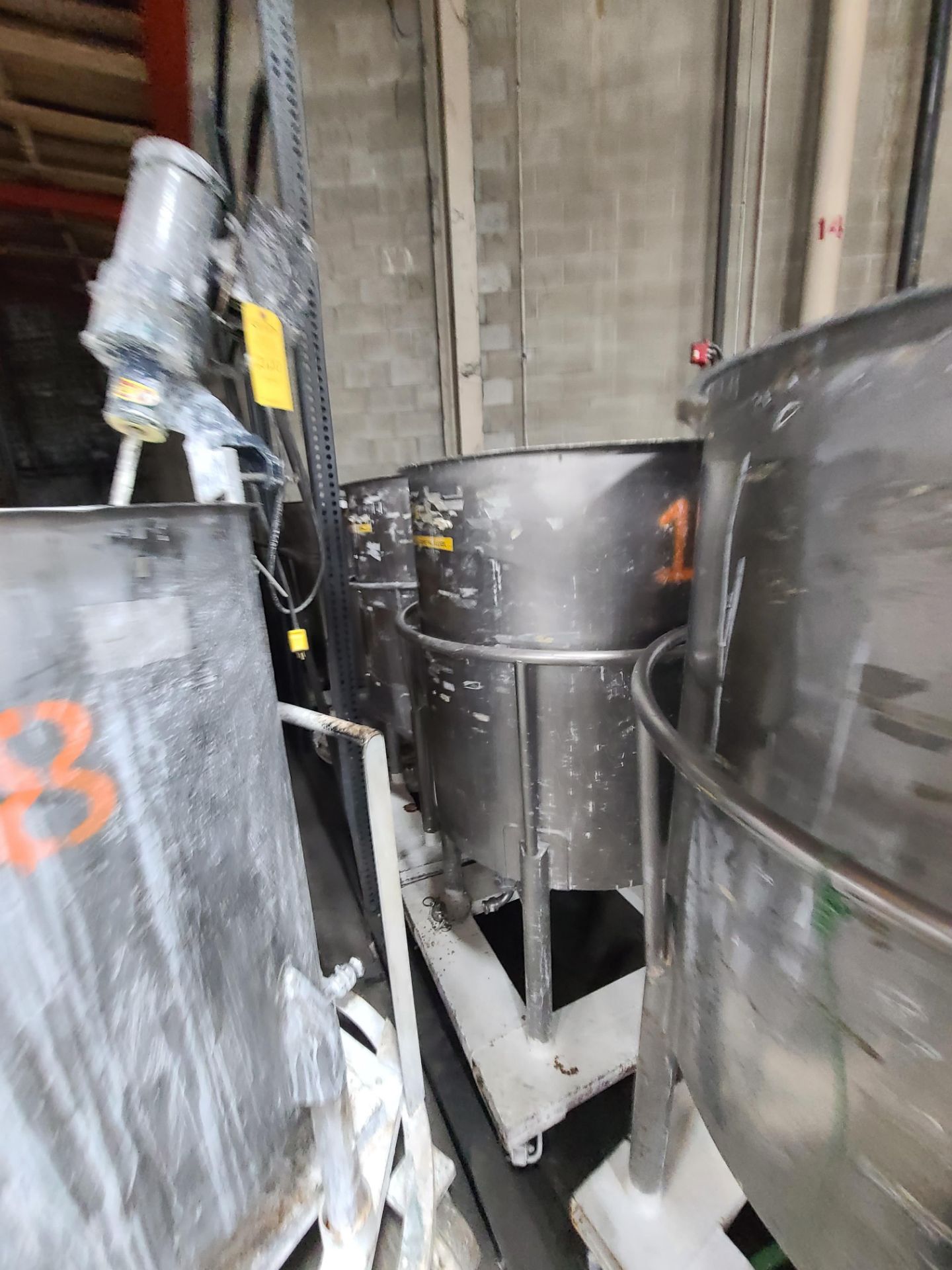 (4) STAINLESS STEEL MIXING TANKS 100-125 GALLON - Image 3 of 3