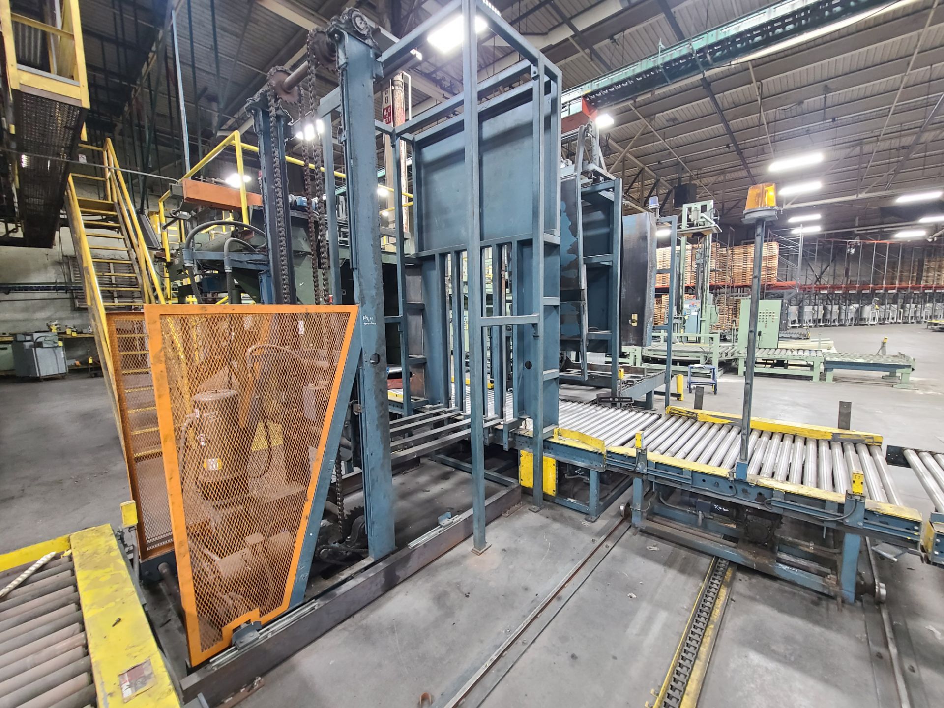 PALLETIZING LINE INCLUDING: (1) CURRIE PALLETIZER SERIAL # LSP-5-839; (1) KAUFMAN CO STRETCH WRAPPER - Image 7 of 13