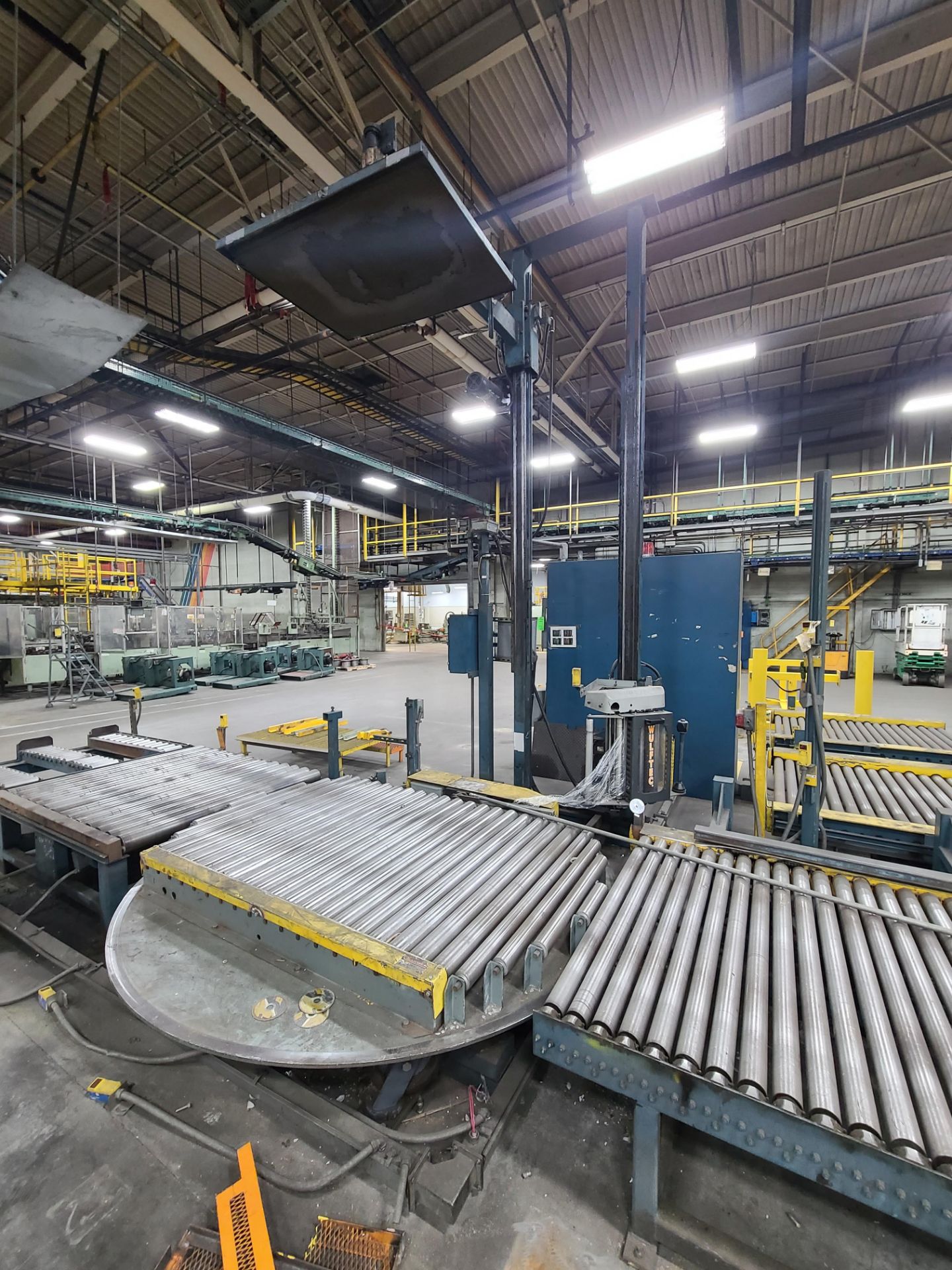 PALLETIZING LINE INCLUDING: (1) CURRIE PALLETIZER SERIAL # LSP-5-839; (1) KAUFMAN CO STRETCH WRAPPER