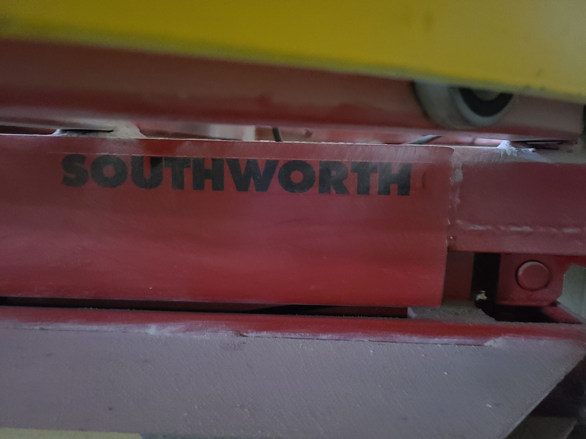 SOUTHWORTH ROTATING LIFT TABLE 2000 LB CAPACITY - Image 3 of 4