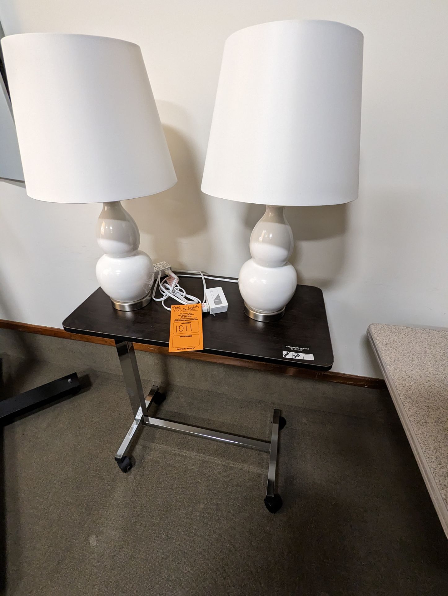 TABLE ON WHEELS WITH (2) LAMPS